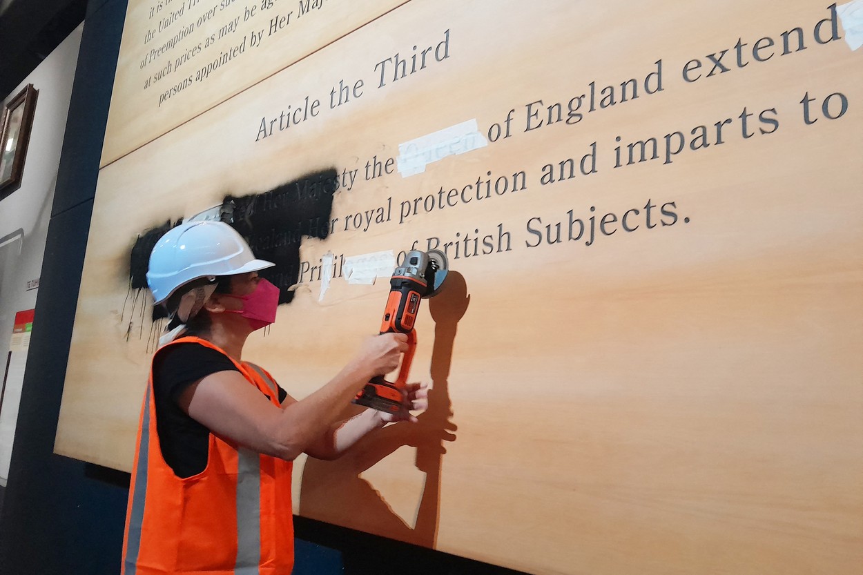 Uničenje razstave o temeljnem državnem dokumentu