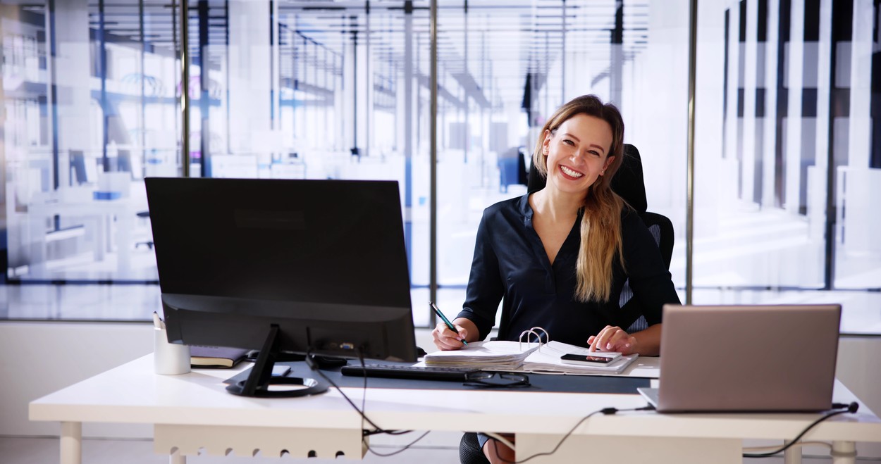 Delo, kariera, služba