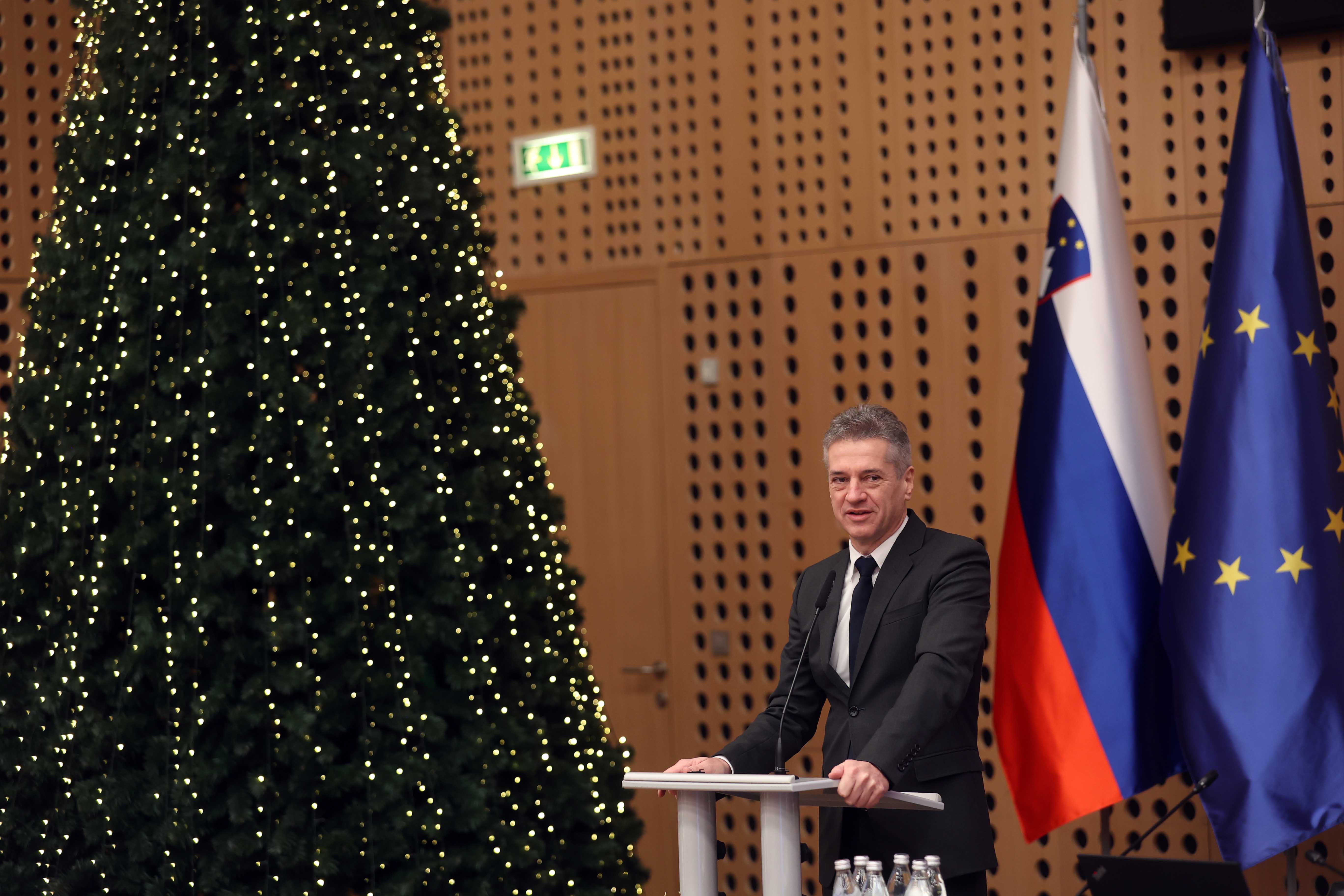 Slovenska diplomacija, robert golob, premier, nagovor