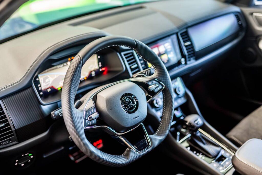 1702907323-skoda-kodiaq-sportline-plus-akcija-porsche-inter-auto-6-1024x683.jpg