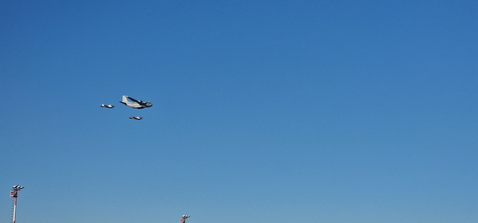 Pristanek prvega taktično-tovornega letala Slovenske vojske C-27J Spartan na letališču Cerklje ob Krki (Foto: Jani Krošl/MORS)