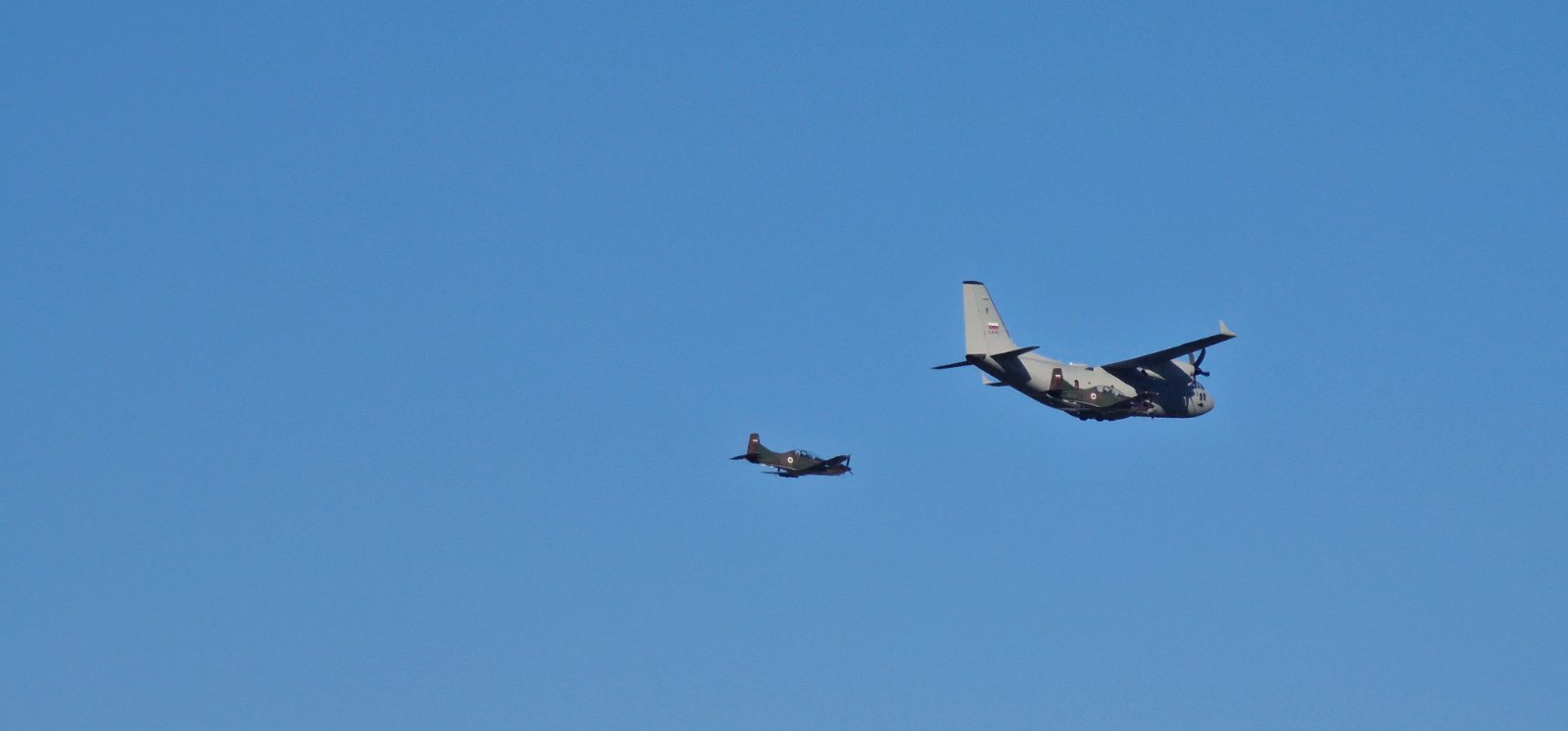 Slika je simbolična in prikazuje pristanek prvega taktično-tovornega letala Slovenske vojske C-27J Spartan na letališču Cerklje ob Krki (Foto: Jani Krošl/MORS)