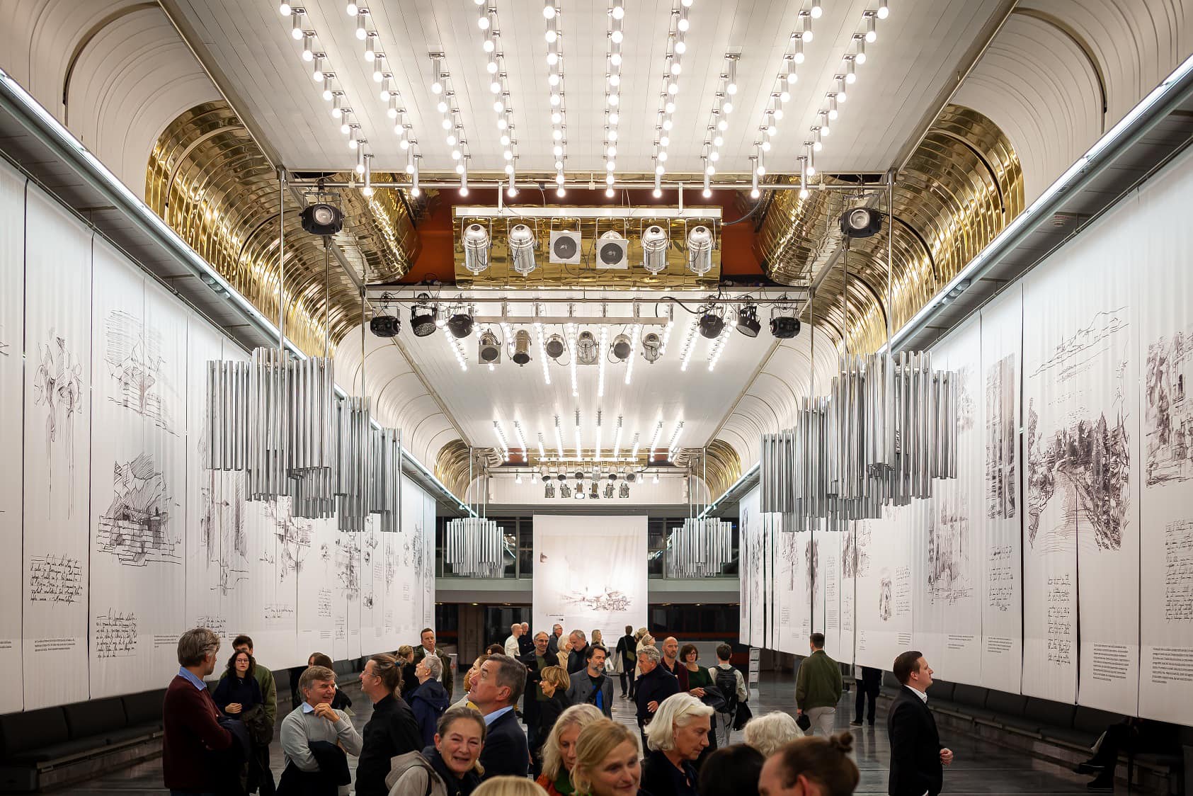 Cankarjev dom, velika sprejemna dvorana, ravnikar