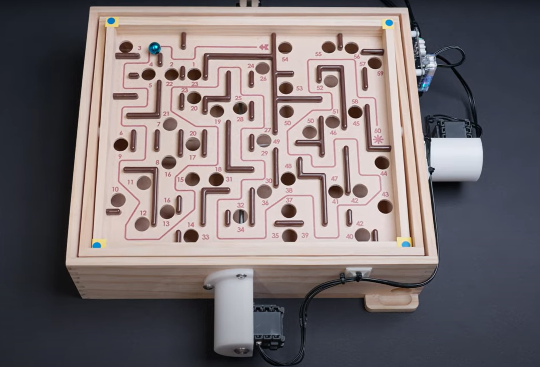 frnikola v labirintu, igra,  ​ 1,763 / 5,000 Translation results Translation result CyberRunner AI . robot, umetna inteligenca