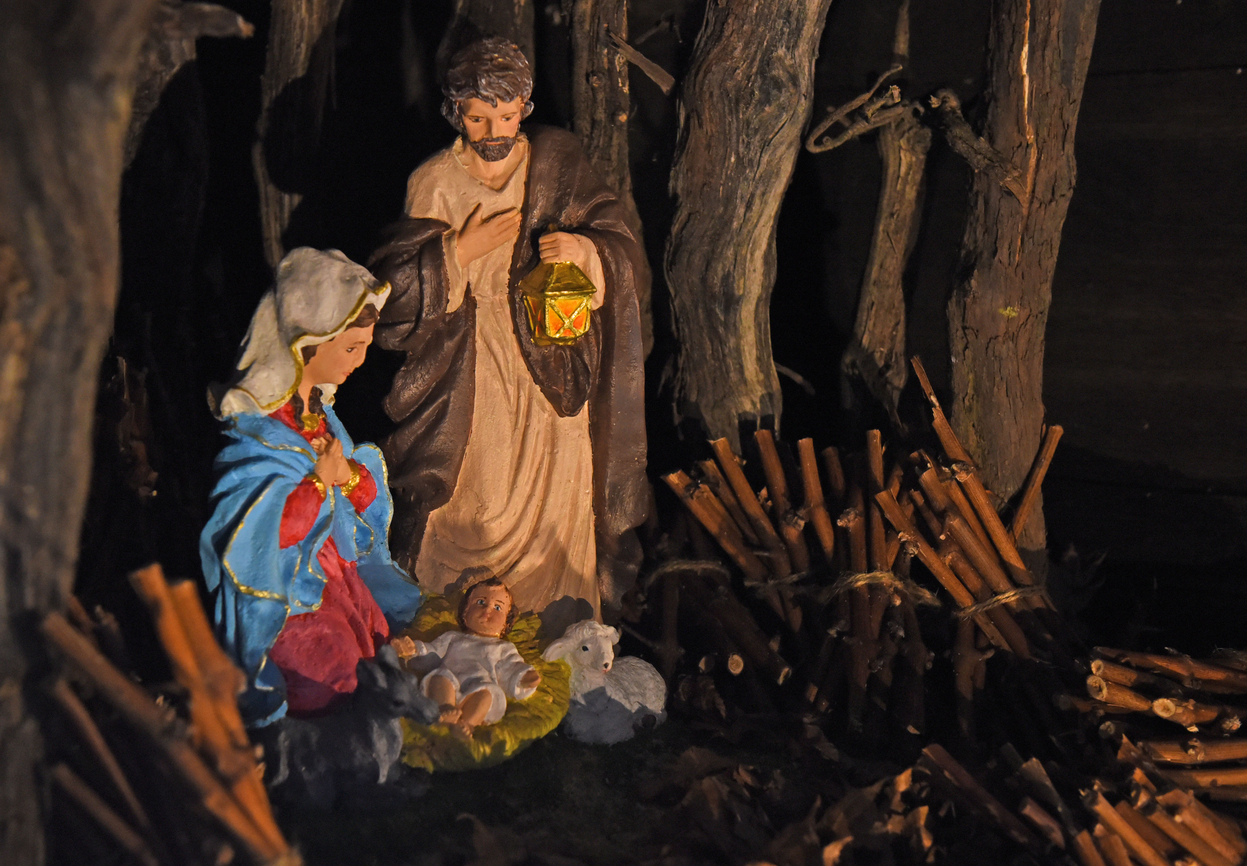 Praznično vzdušje božič ljudje jaslice