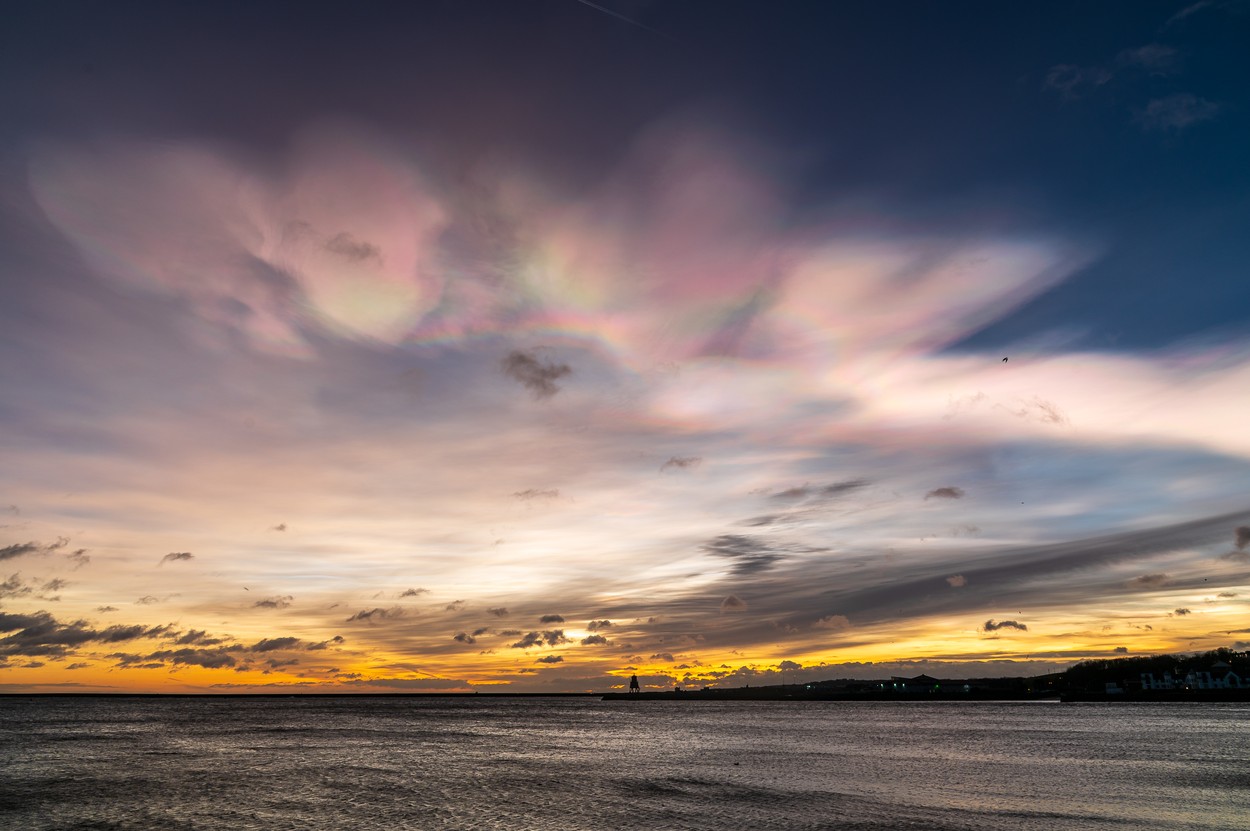 BISERNI OBLAKI, VELIKA BRITANIJA