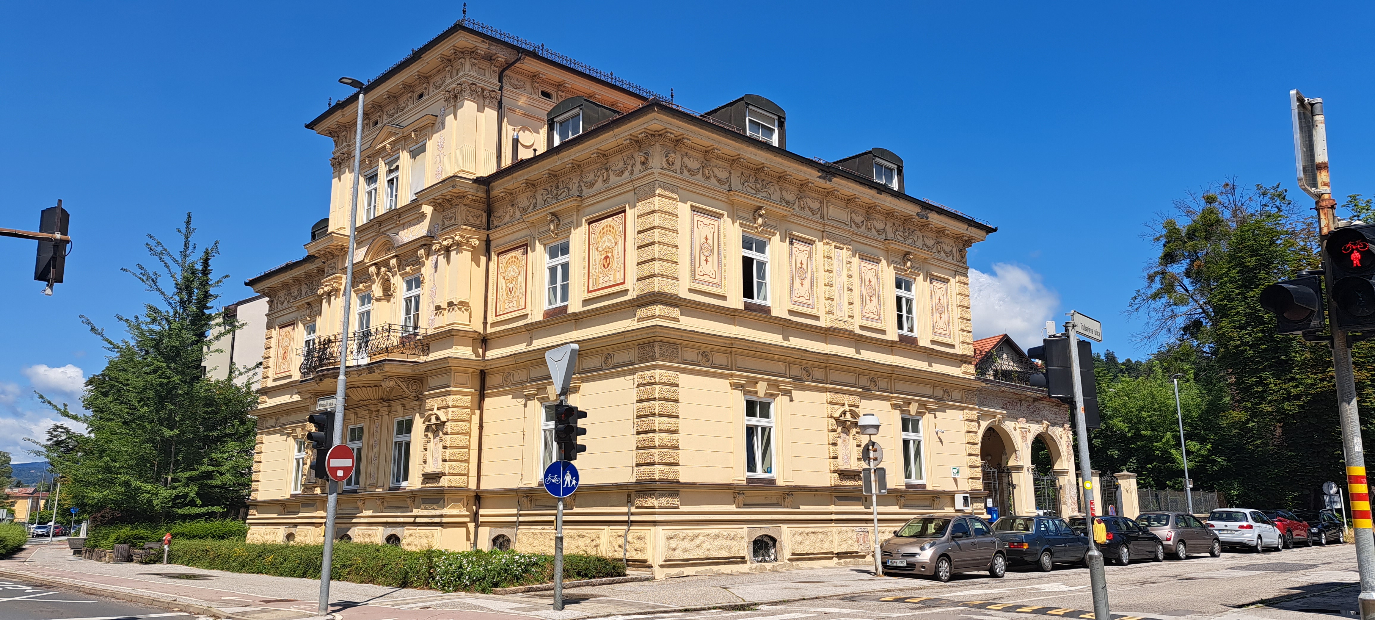 vila škapin, ministrstvo za javno upravo