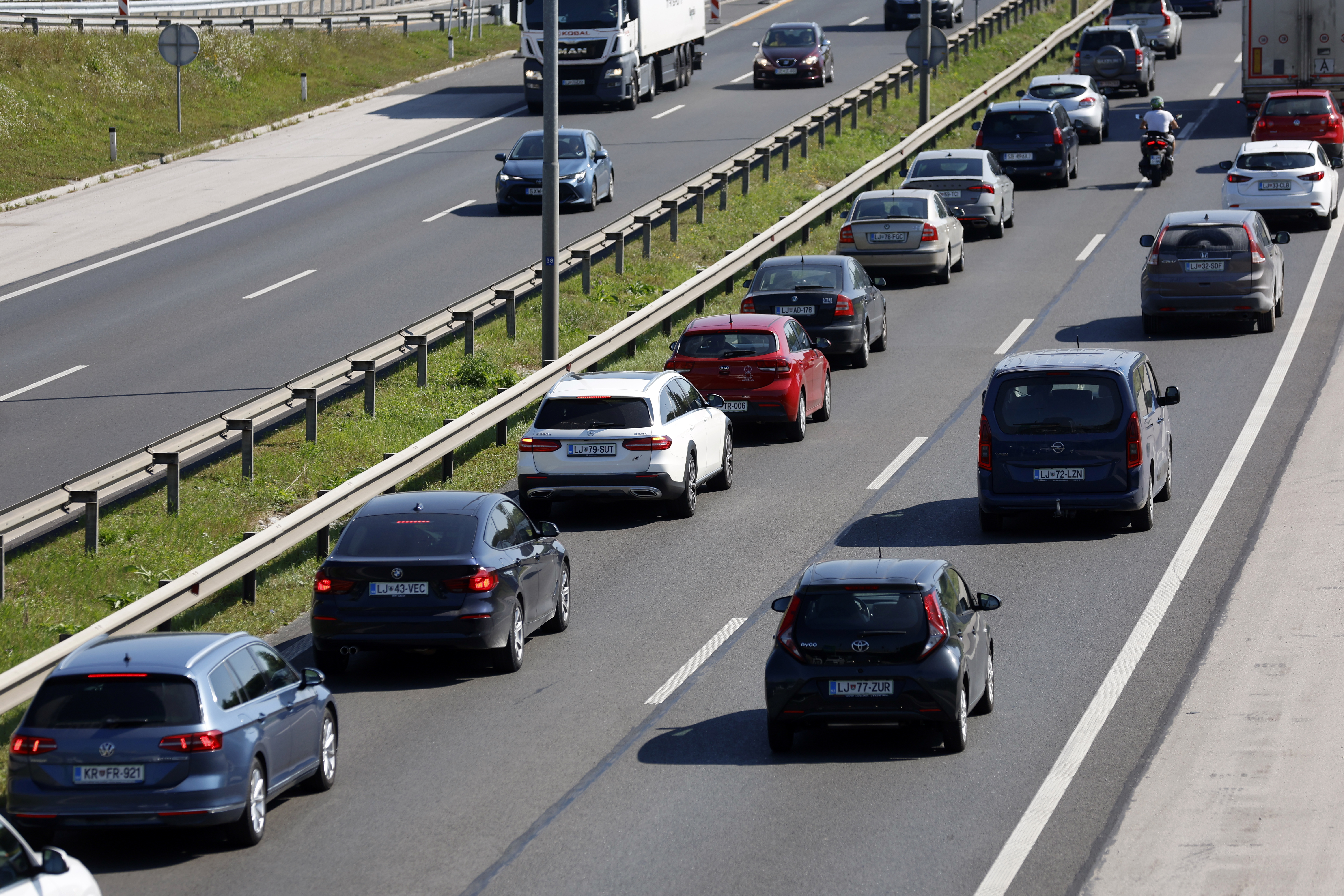 Prometni zastoj na Ljubljanski obvoznici