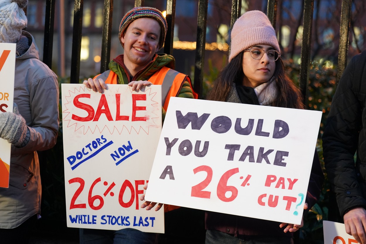Stavka mladih zdravnikov v Združenem kraljestvu