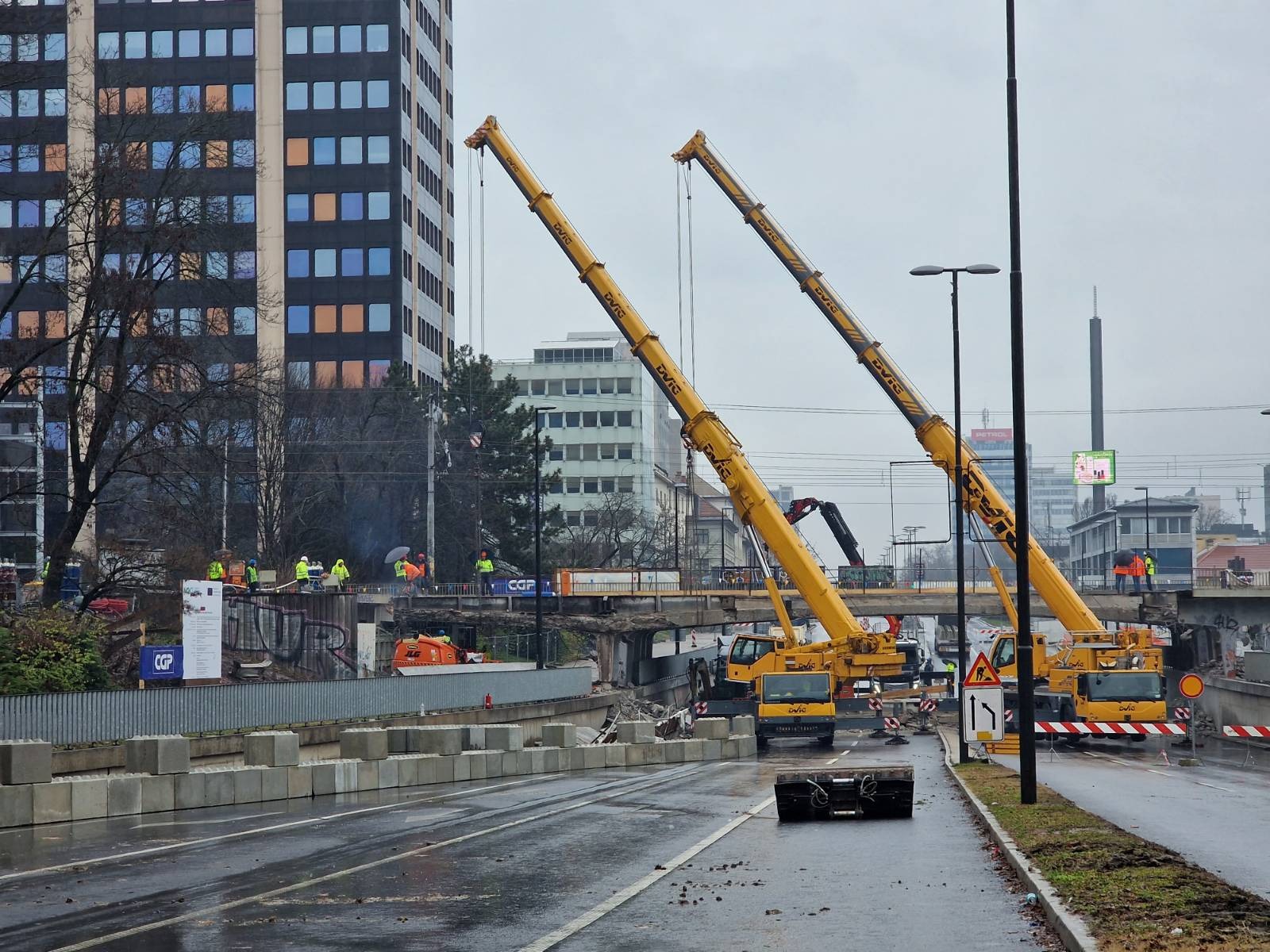 dela, nadvoz, Dunajska cesta