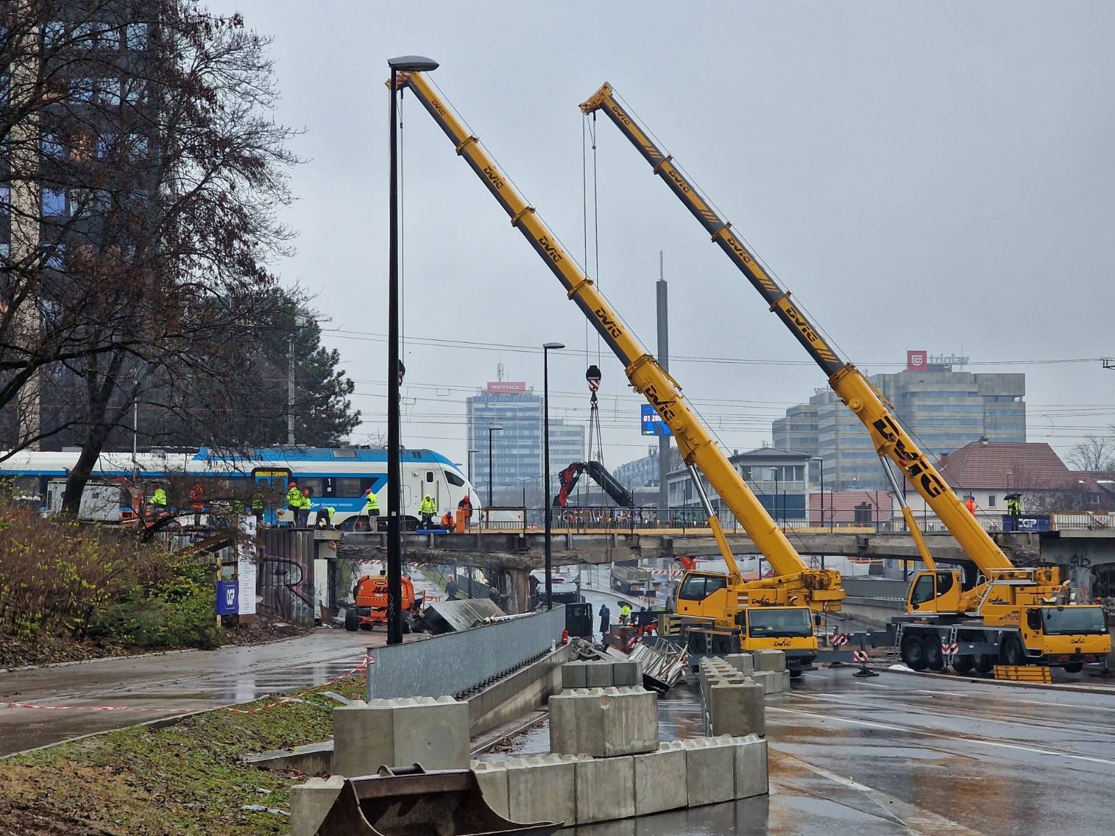 dela, nadvoz, Dunajska cesta