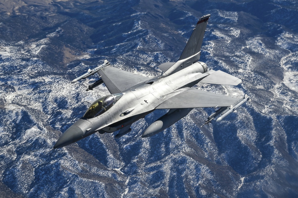 F-16