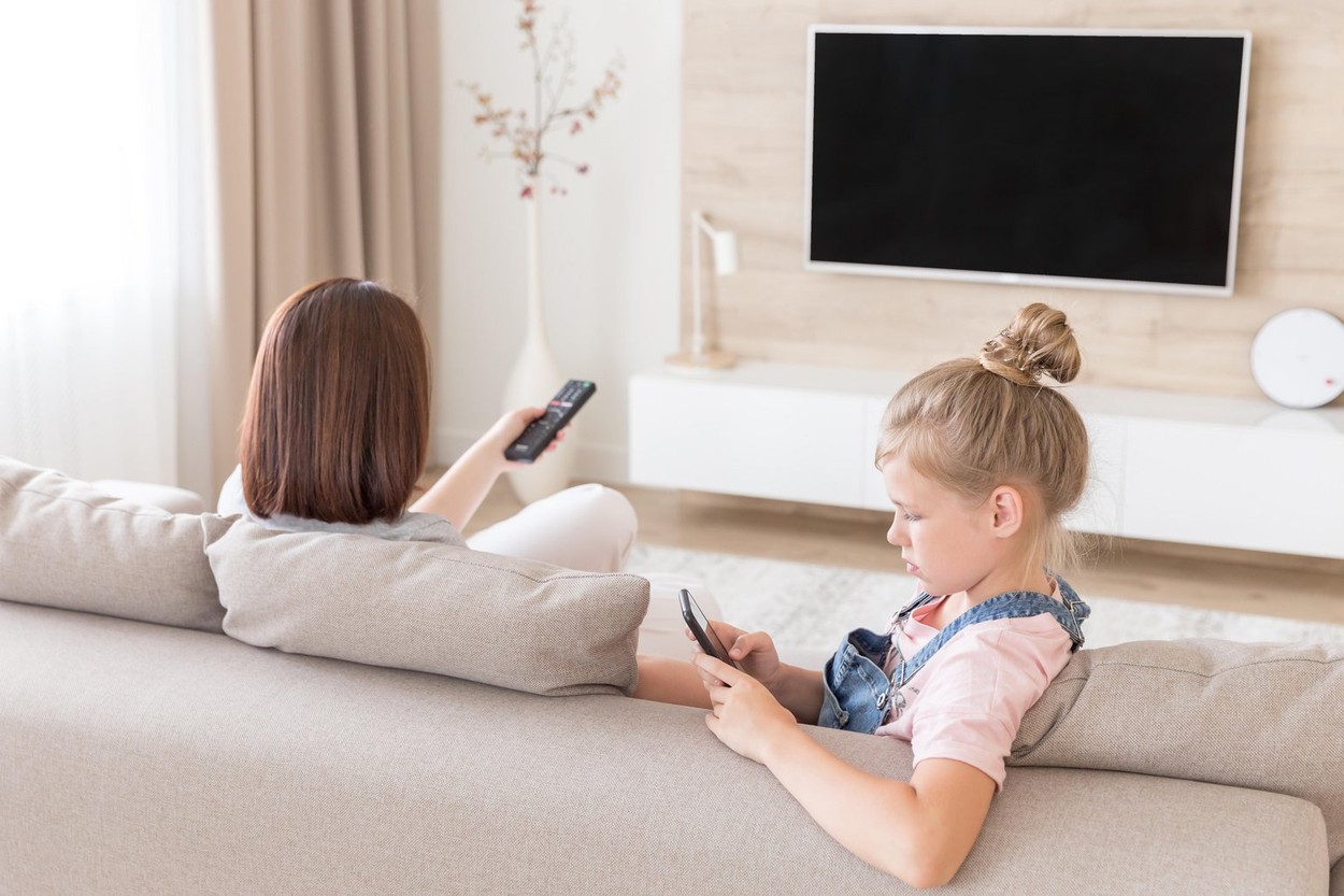 televizija, internet, družina, telefon