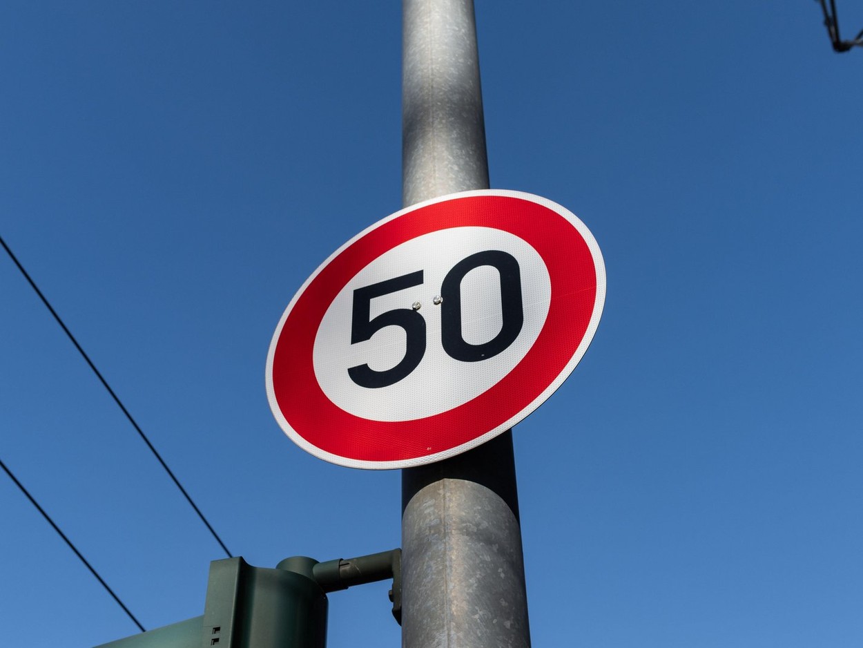 50, prometni znak, omejitev hitrosti