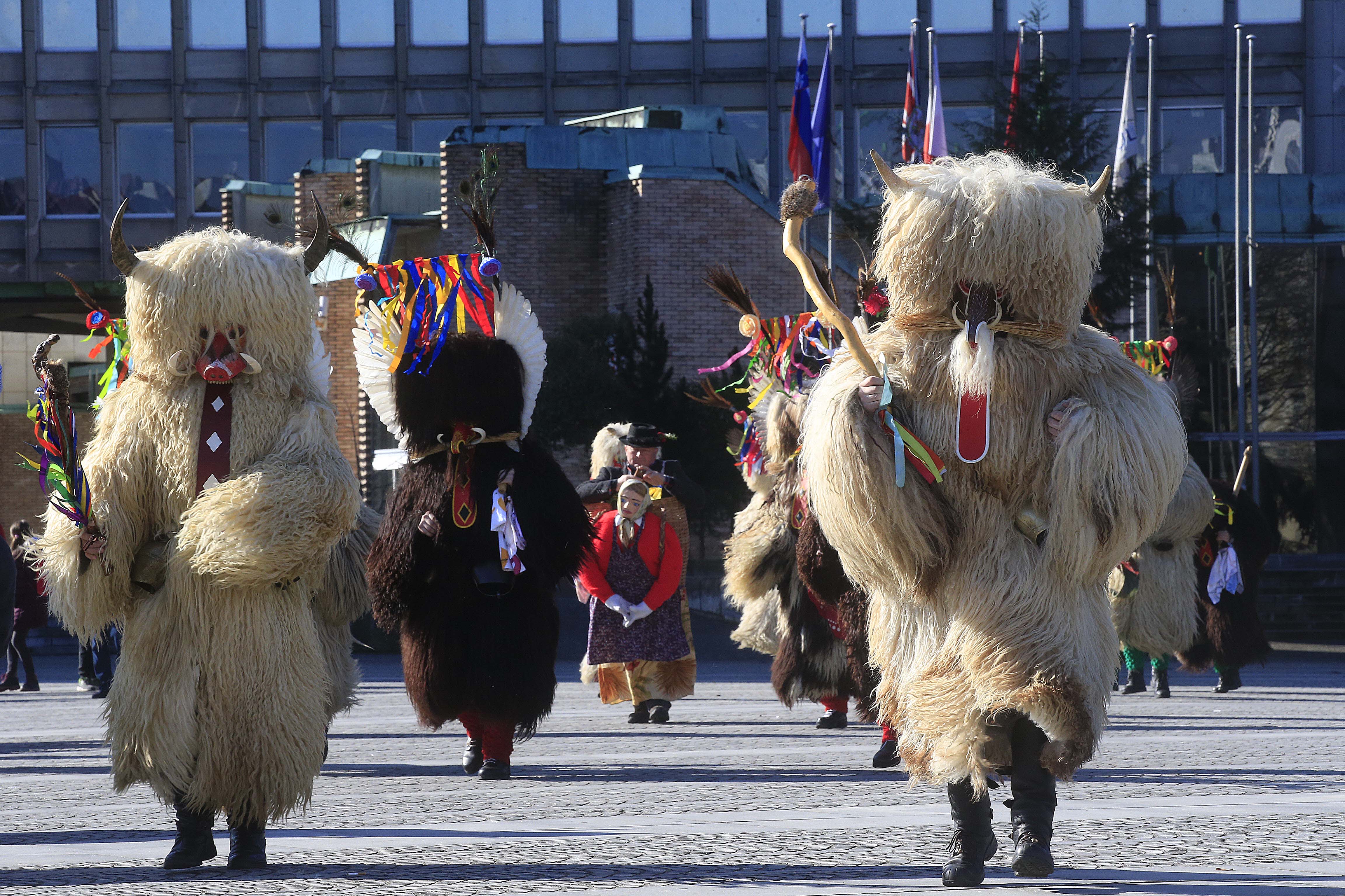pust, kurent, povorka