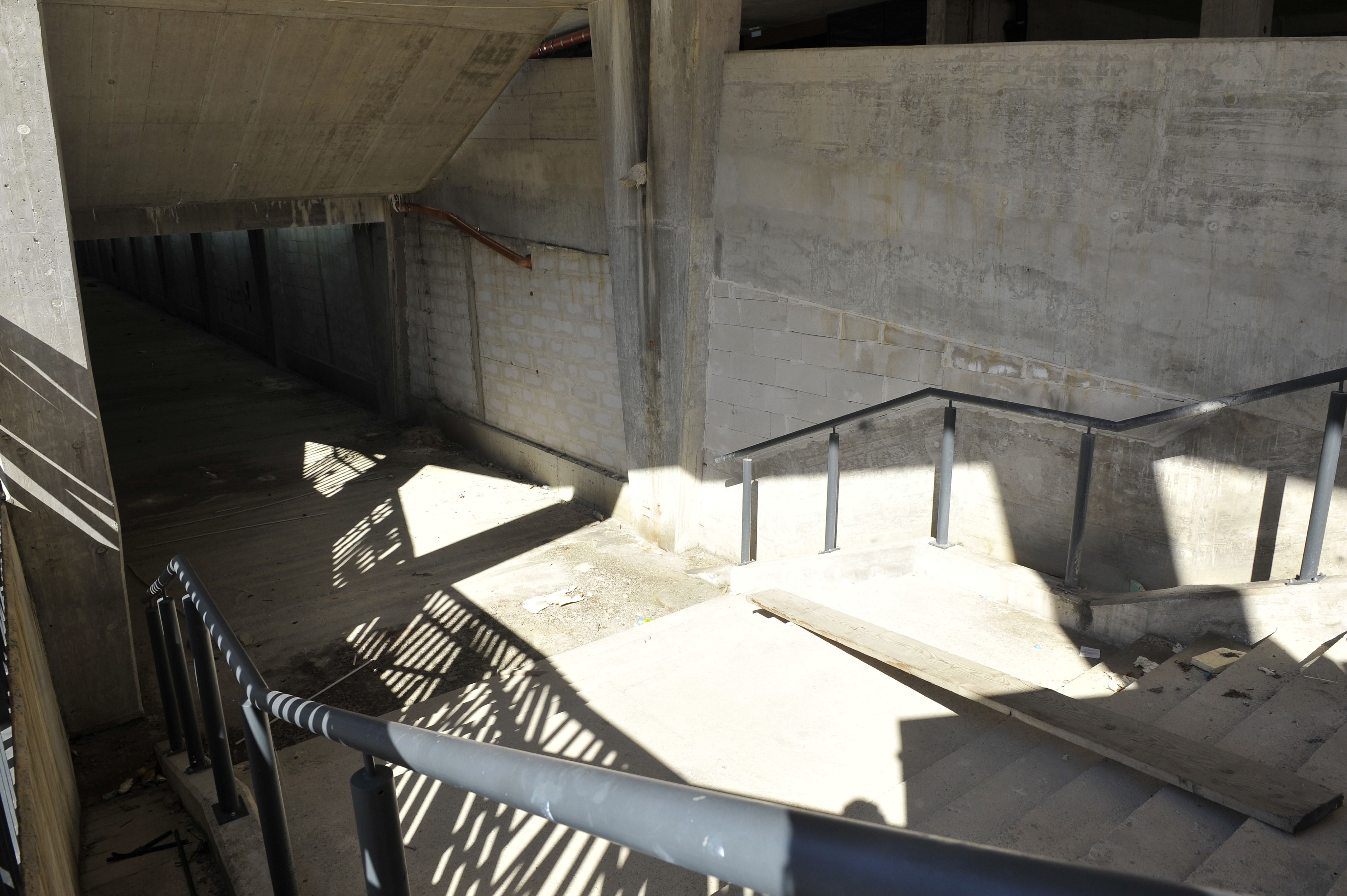 Stožice, trgovski del. nedokončani del stožic, stozice, gradbisce