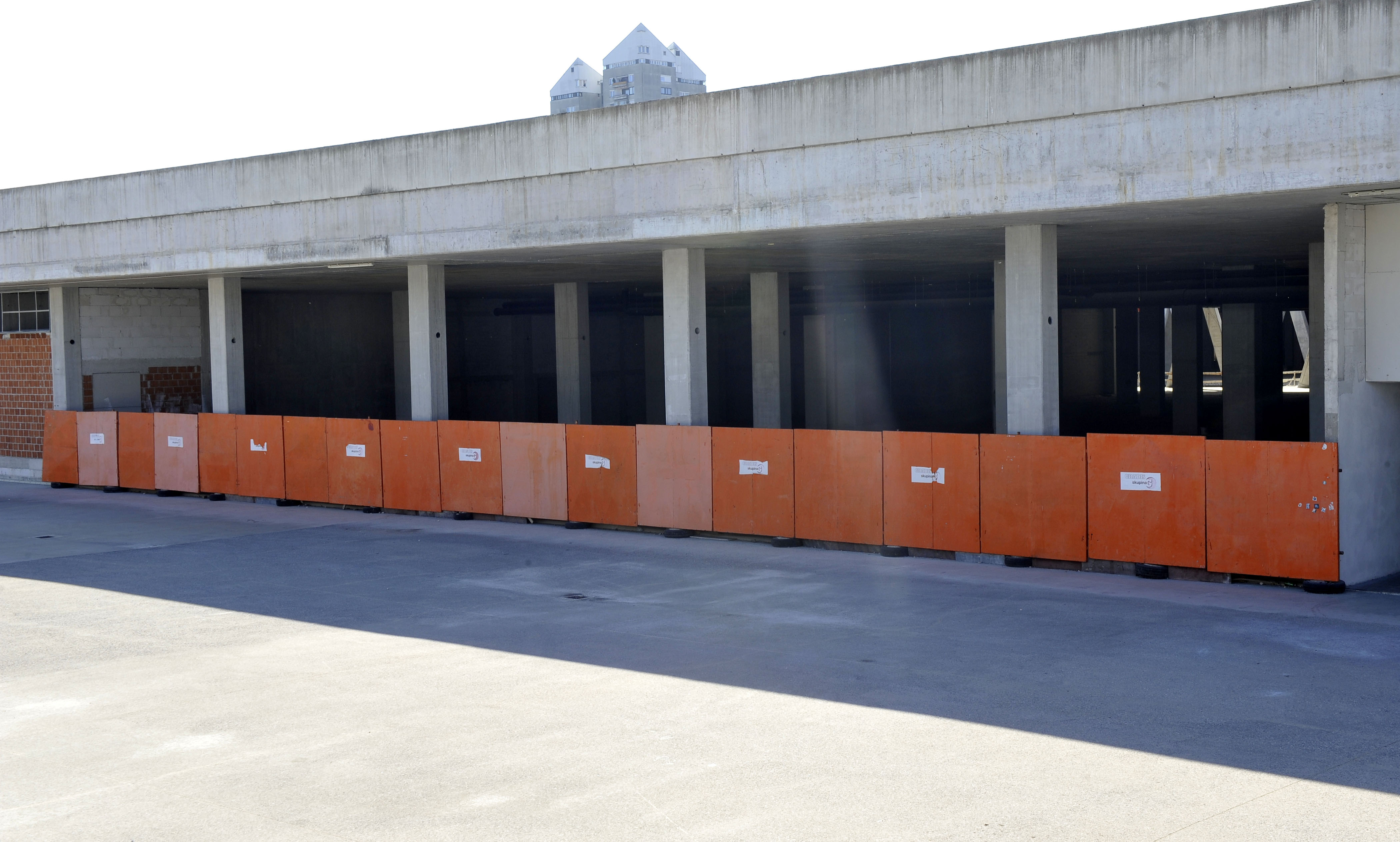 Stožice, trgovski del. nedokončani del stožic, stozice, gradbisce