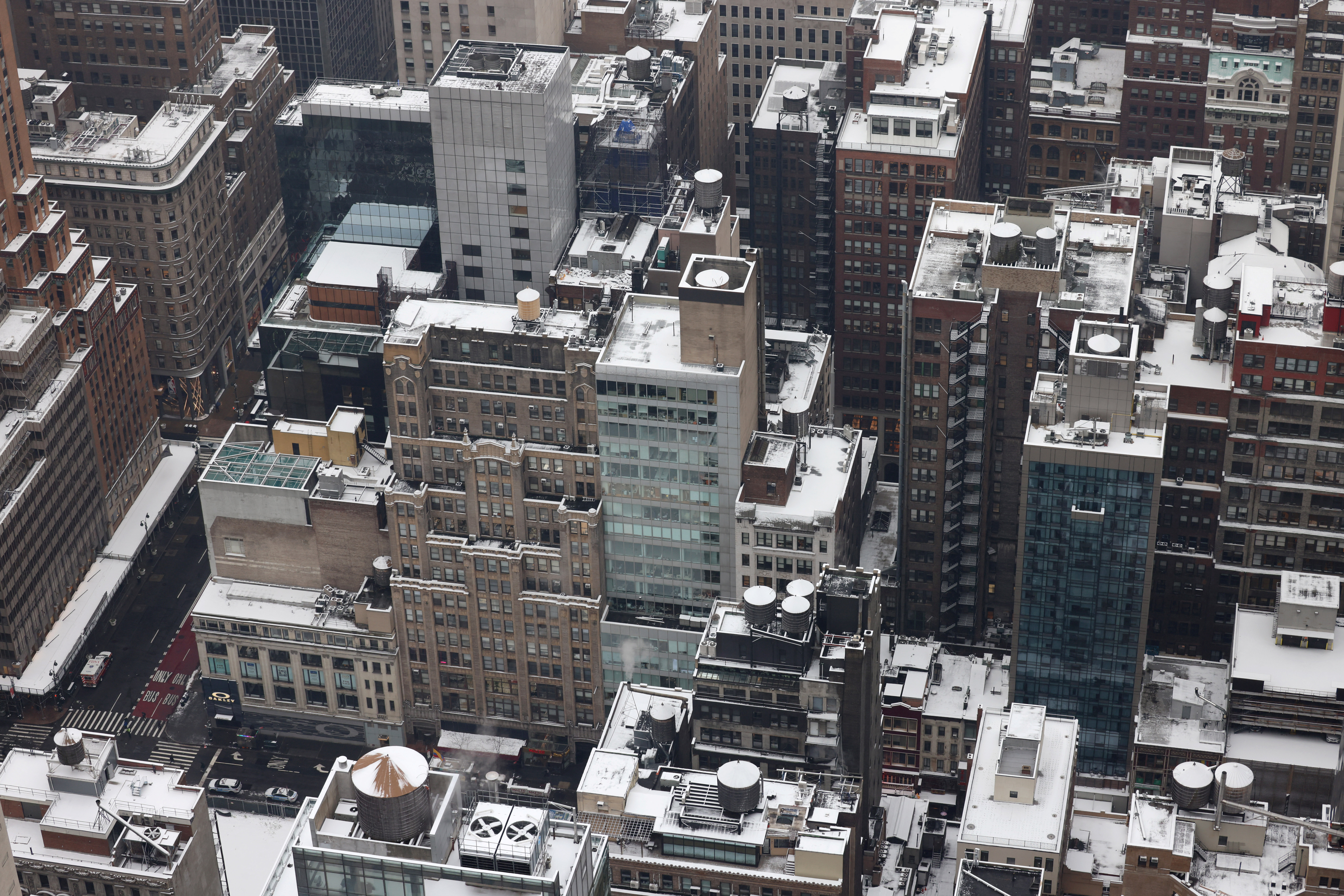 Sneg v New Yorku po skoraj dveh letih. (Foto: Andrew Kelly/REUTERS)