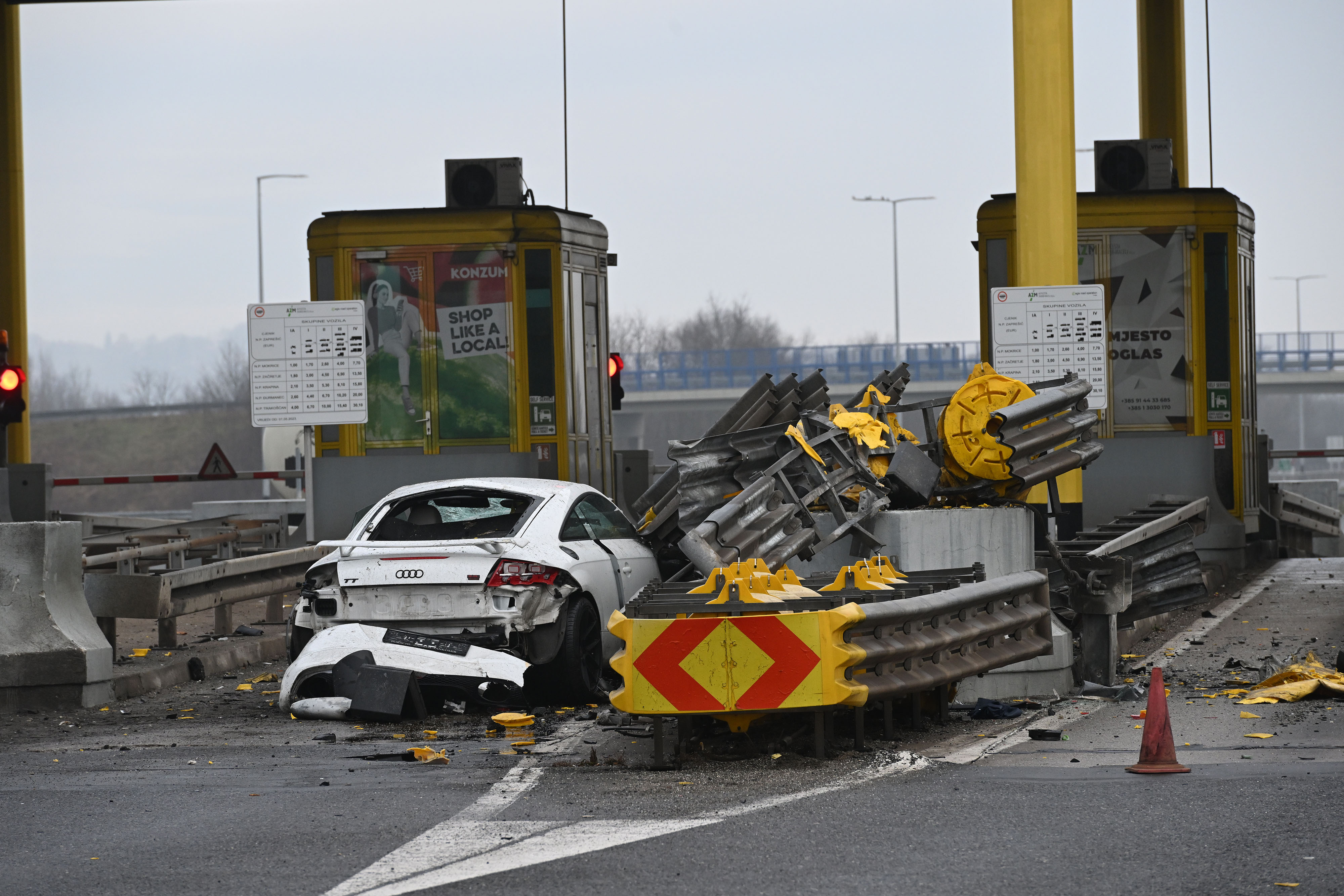 prometna nesreča, cestninska postaja, zaprešič