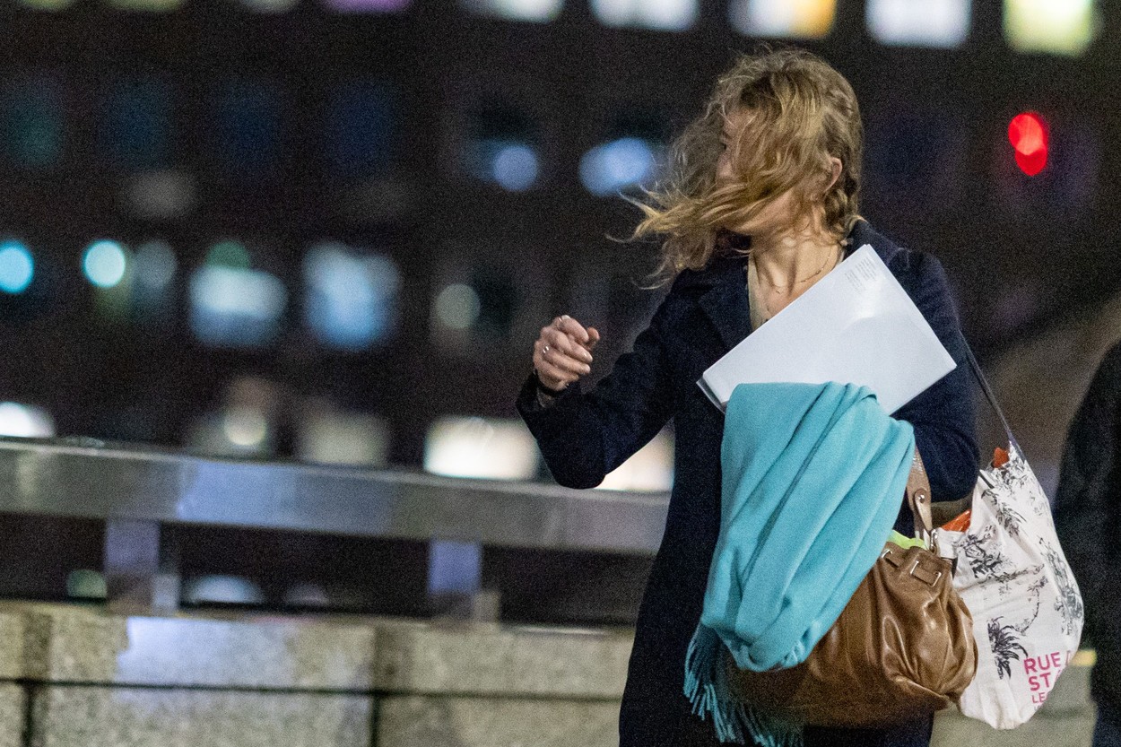 Močan veter v Londonu. (Foto: PROFIMEDIA