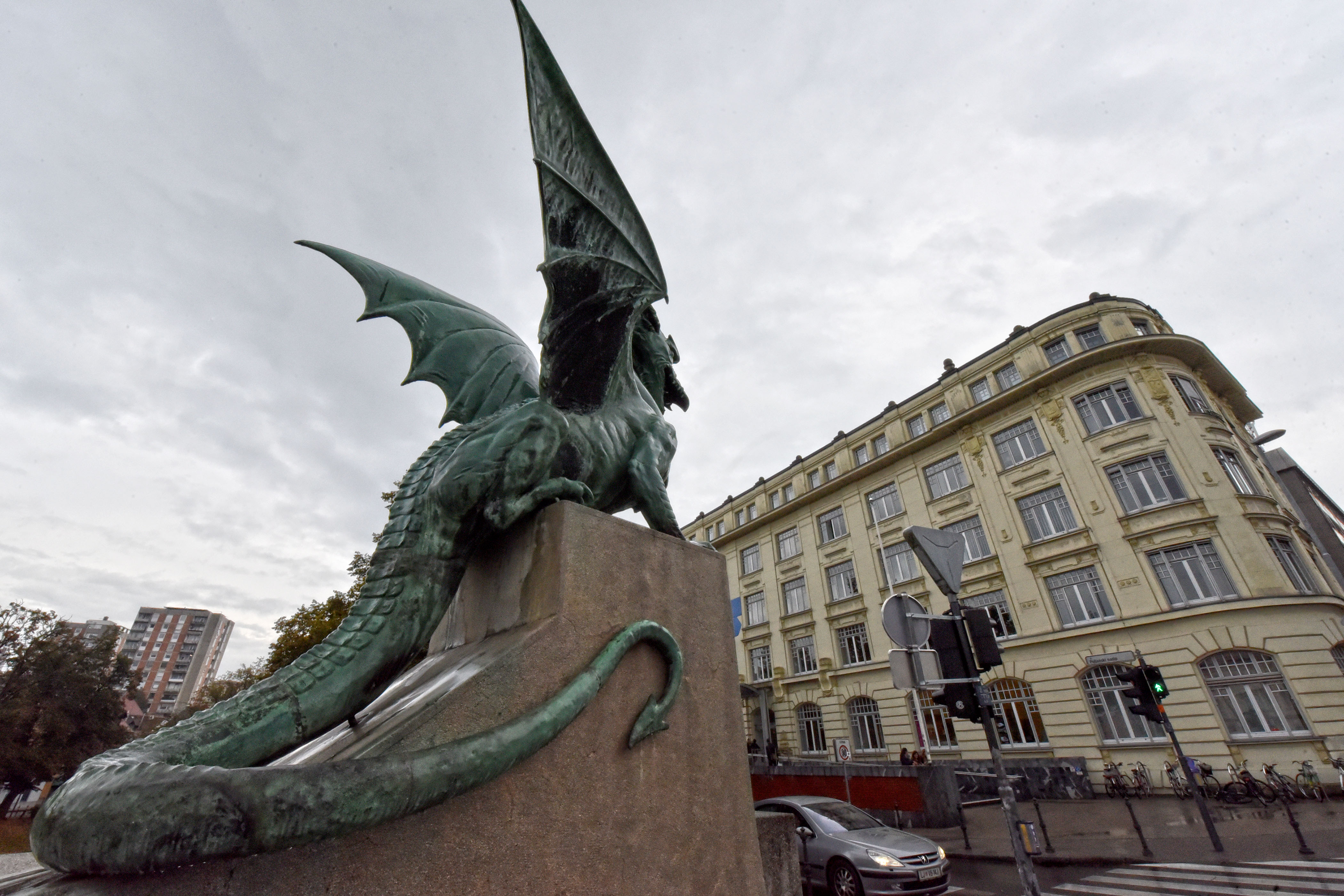 PRAVNA FAKULTETA POLJANSKI NASIP 2