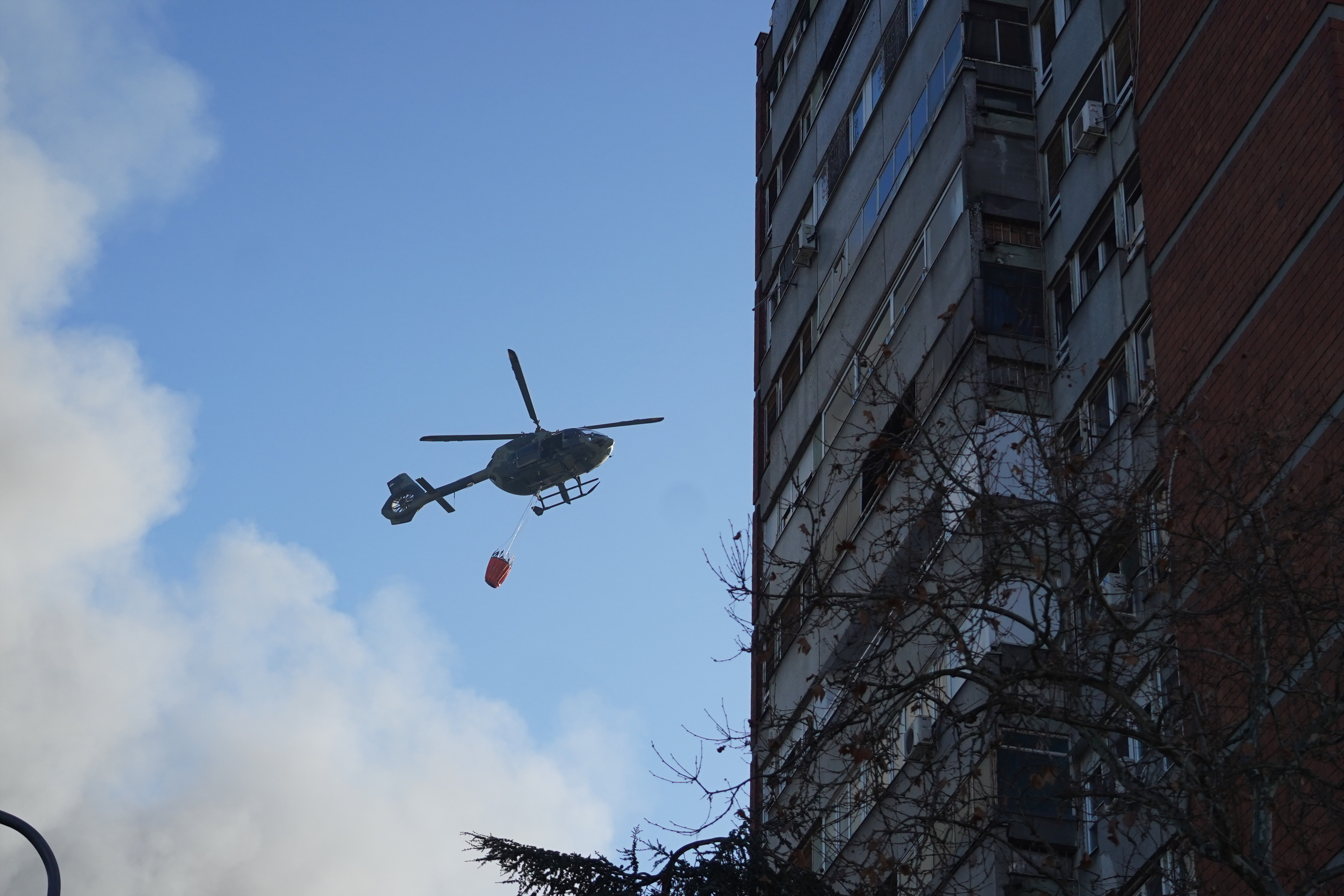Požar v beograjskem trgovskem centru. (Foto: Antonio Ahel/ATAImages Foto: Antonio Ahel/ATAImages/PIXSELL/BOBO)