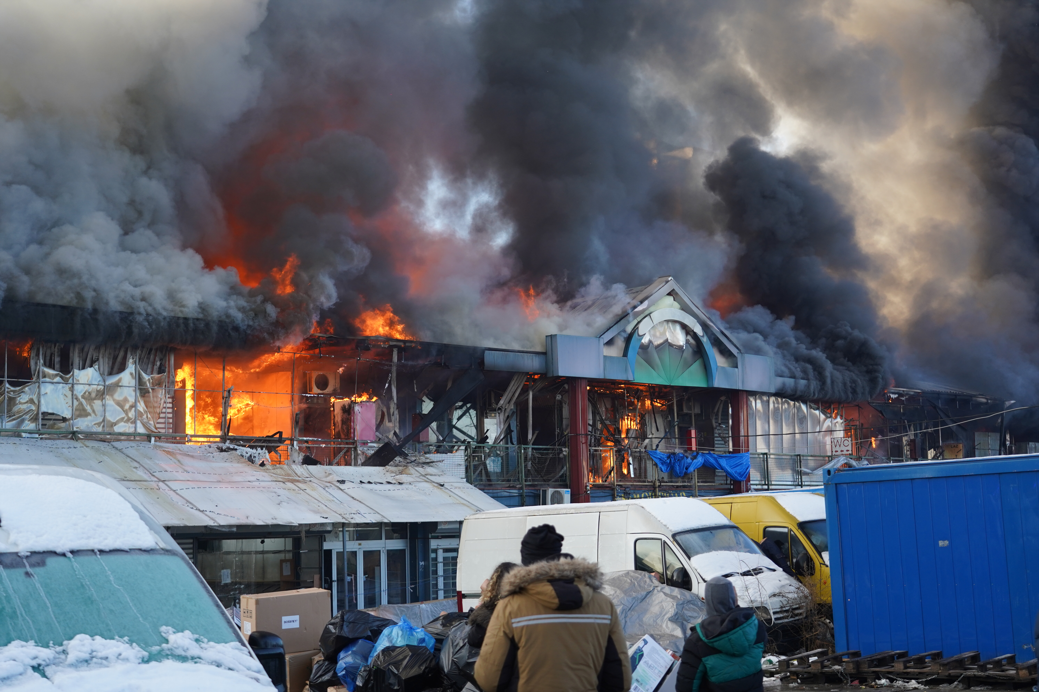 Požar v beograjskem trgovskem centru. (Foto: Antonio Ahel/ATAImages Foto: Antonio Ahel/ATAImages/PIXSELL/BOBO)