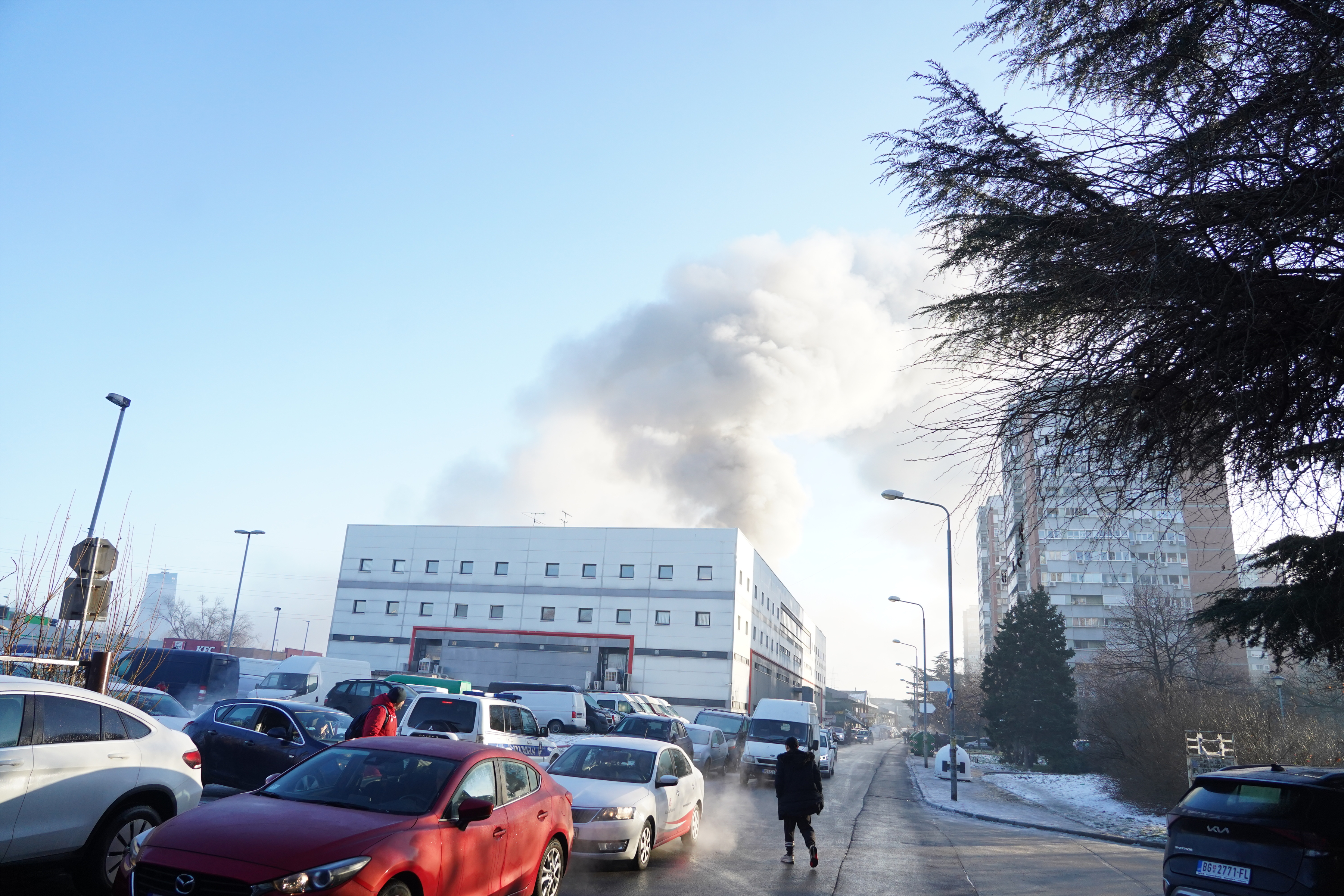 Požar v beograjskem trgovskem centru. (Foto: Antonio Ahel/ATAImages Foto: Antonio Ahel/ATAImages/PIXSELL/BOBO)