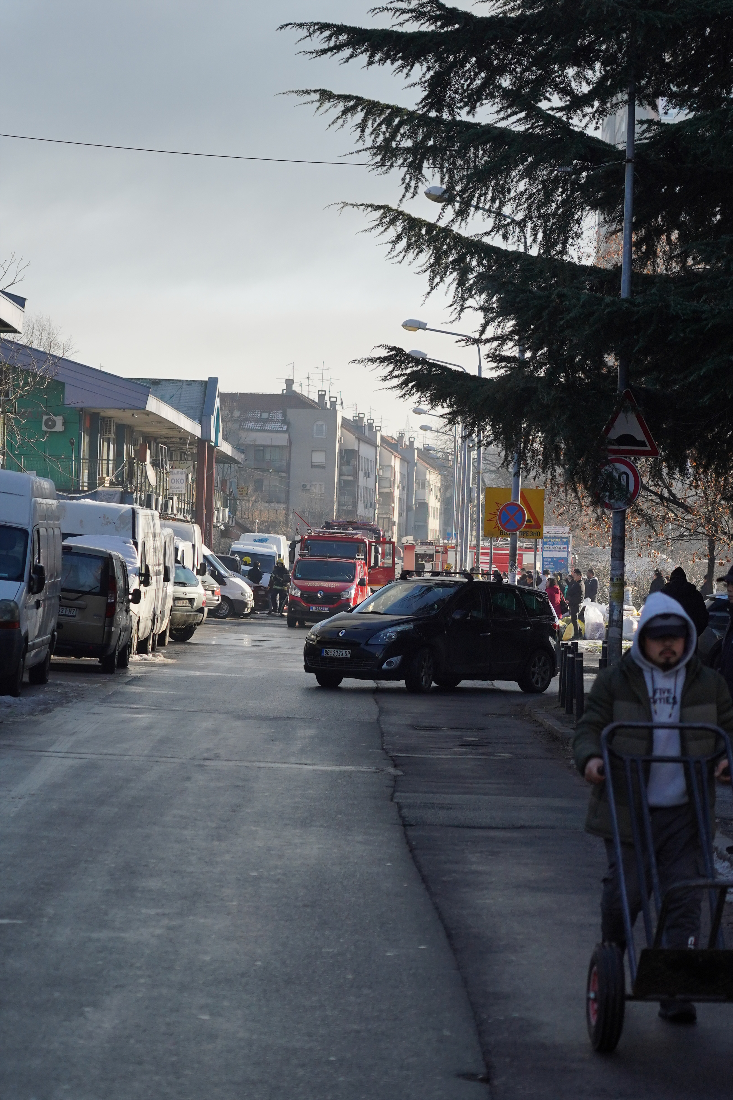 požar, helikopter, beograd, kitajski trgovski center, gašenje
