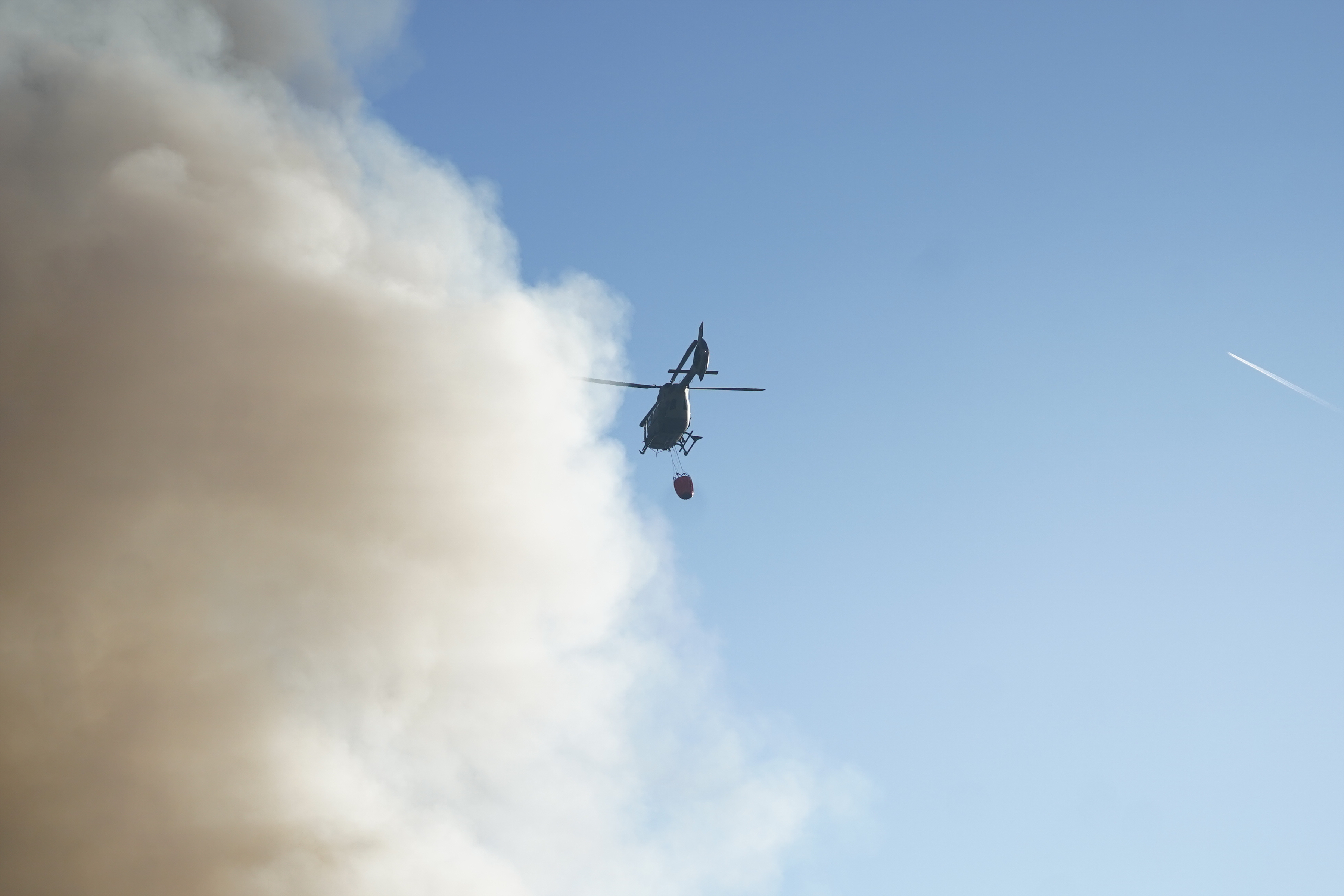 požar, helikopter, beograd, kitajski trgovski center, gašenje