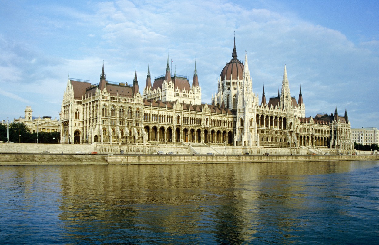 Madžarski parlament