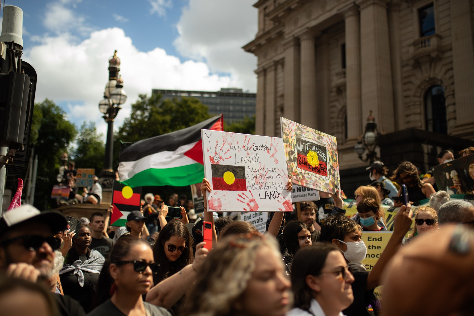 Protesti ob Dnevu Avstralije v Melbournu