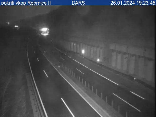 dars, goreče vozilo, zaprta cesta, vipavska hitra cesta