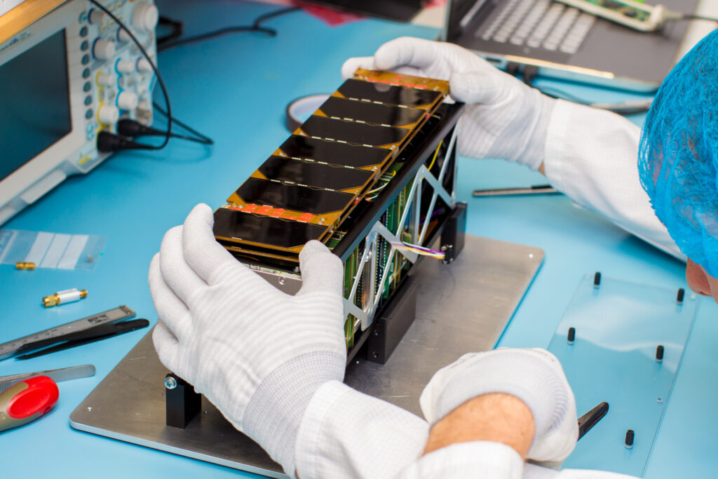 Tristar-S, satelit, Slovenija, vesolje, Univerza v Mariboru, FERI