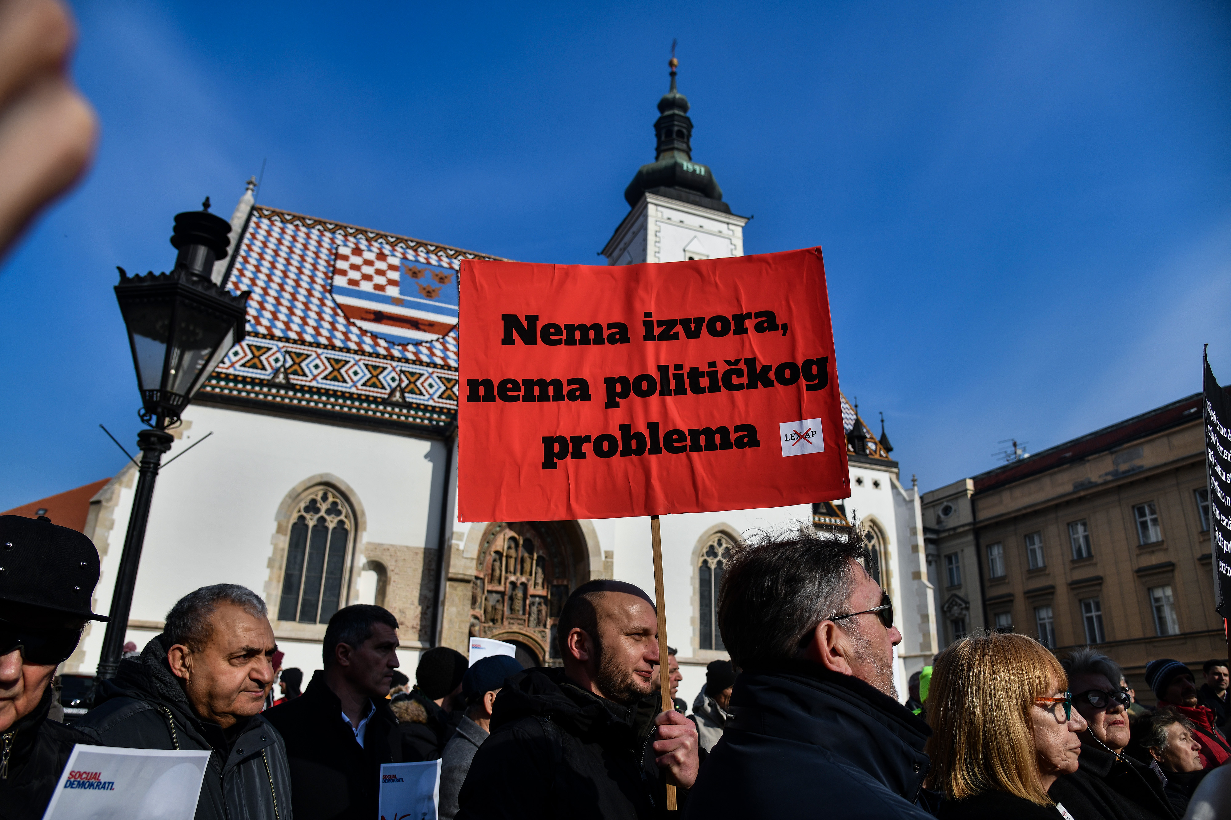 Protest novinarjev hrvaškega novinarskega društva