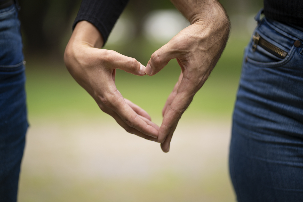 čljubezen, roke, par, par se drži za roke