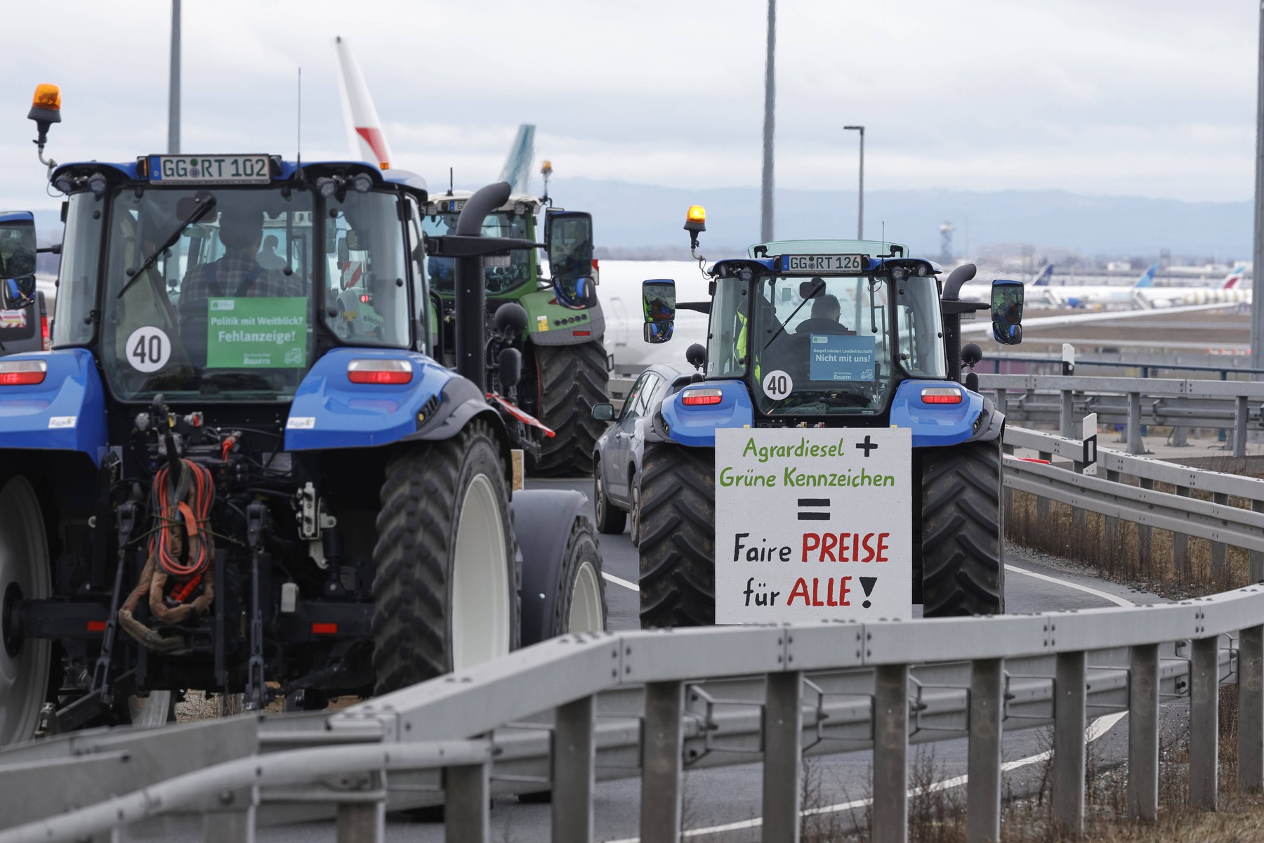 Nemški kmetje protestirali ob frankfurtskem letališču