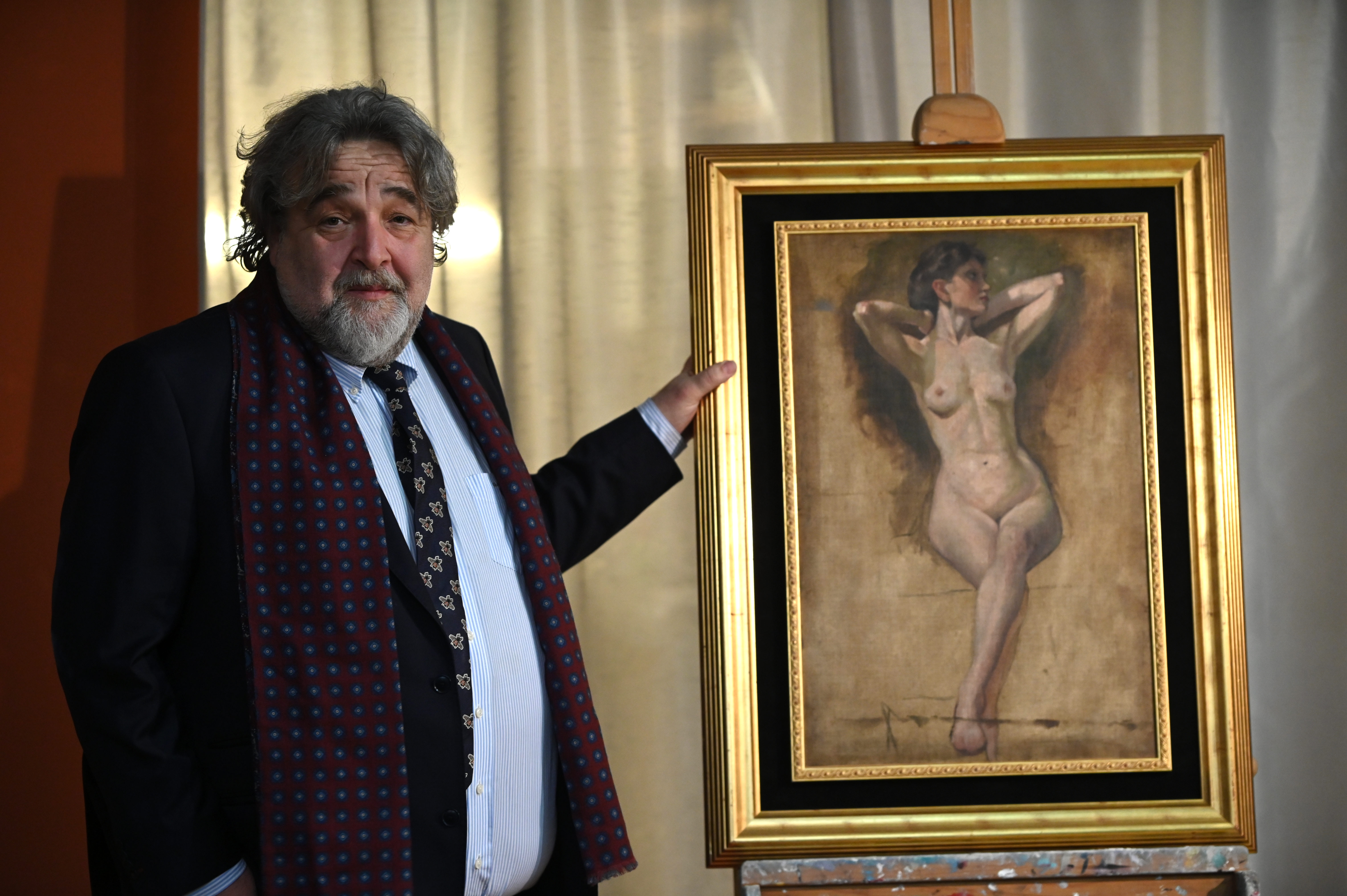 Leon Pogelšek ob doslej neznani sliki Ivane Kobilca (Foto: Žiga Živulović jr./BOBO)