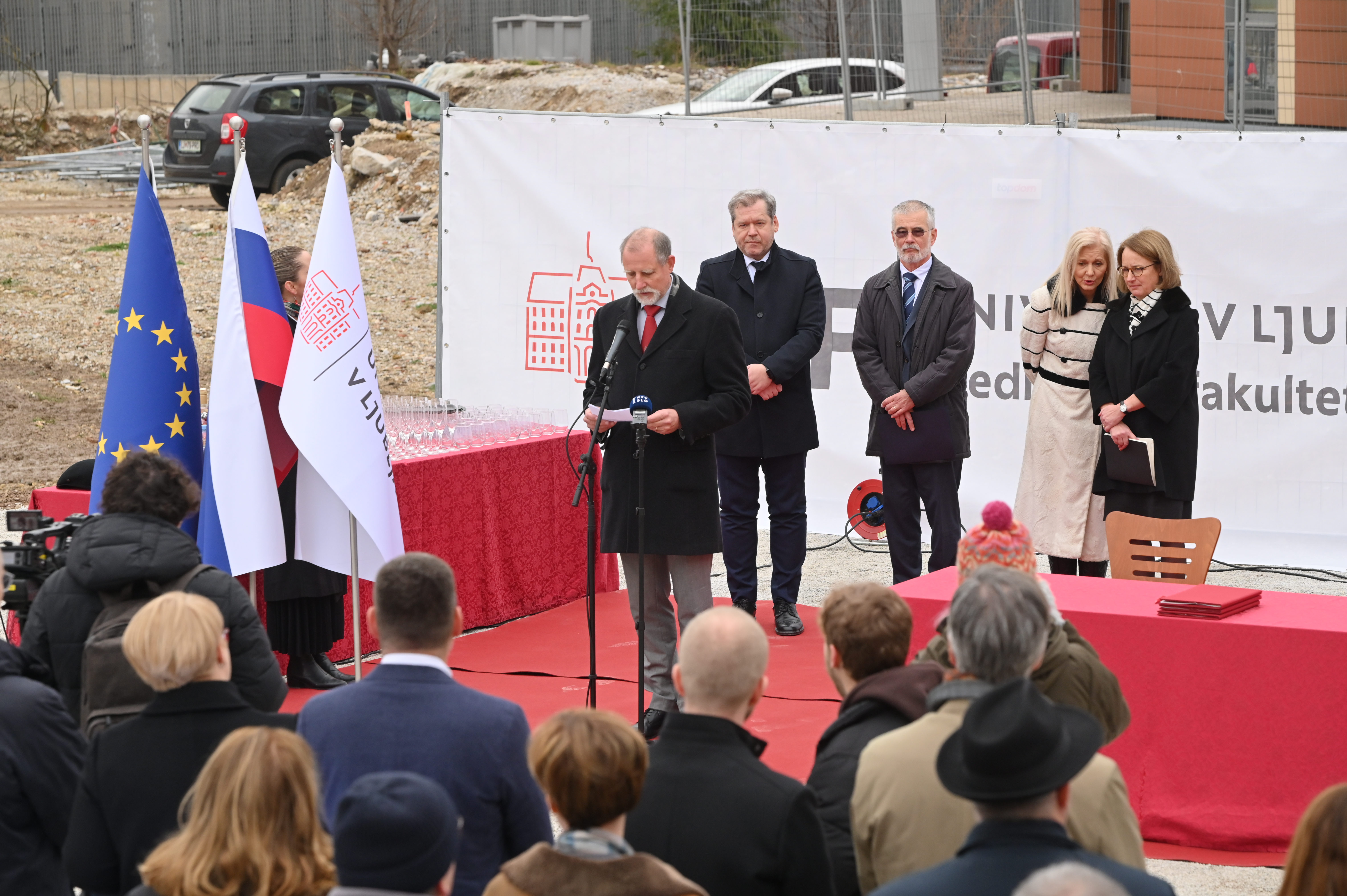 Položitev temeljnega kamna na Vrazovem trgu (Foto: Žiga Živulović jr. /BOBO)