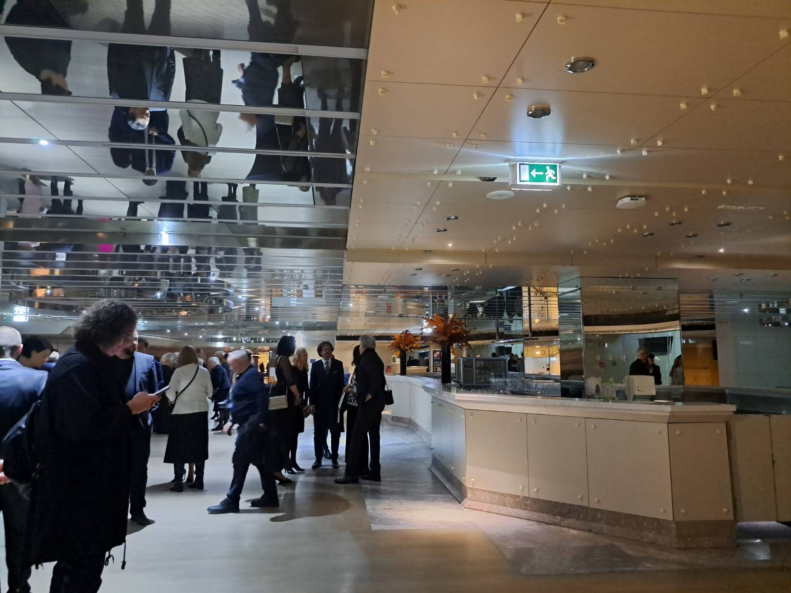 V Cankarjevem domu je po državni proslavi zmanjkalo elektrike