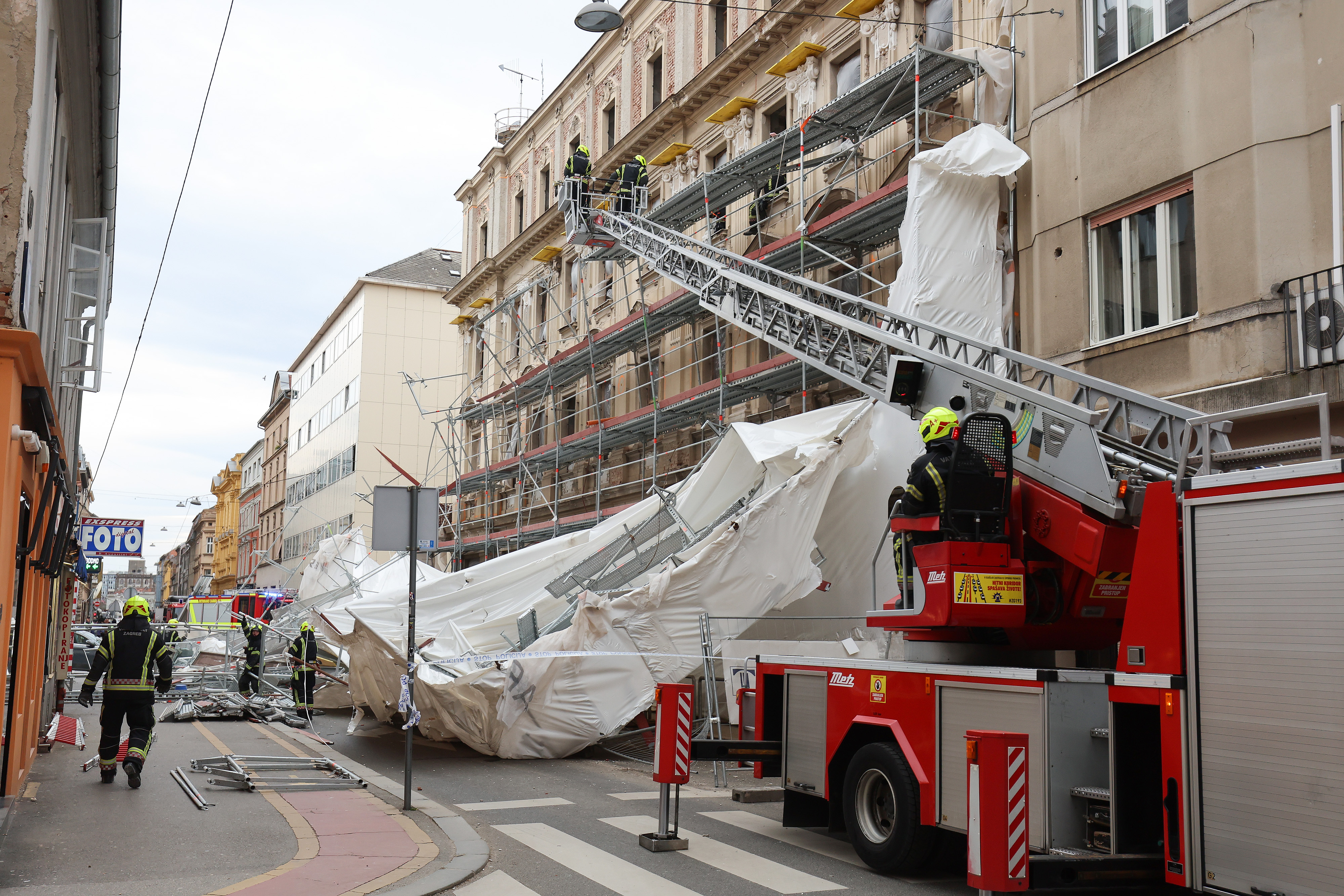 V Zagrebu se je podrl gradbeni oder (Foto: Neva Žganec/PIXSELL/BOBO)