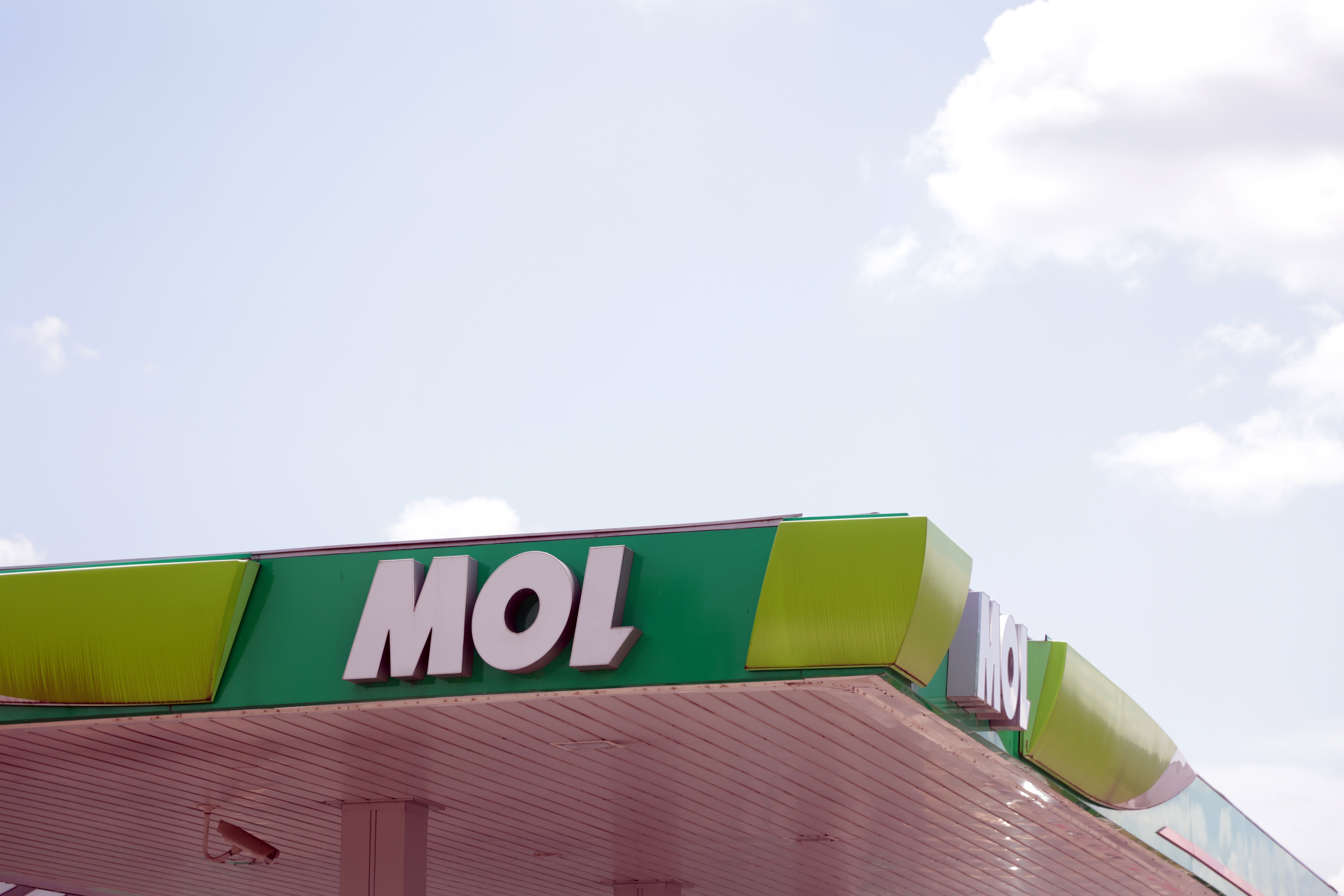 Bencinski servis podjetja MOL