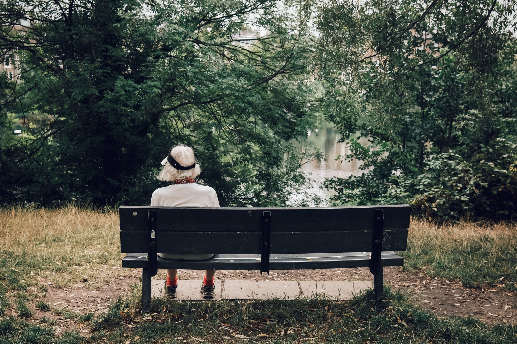 ženska, klop, reka, upokojenka