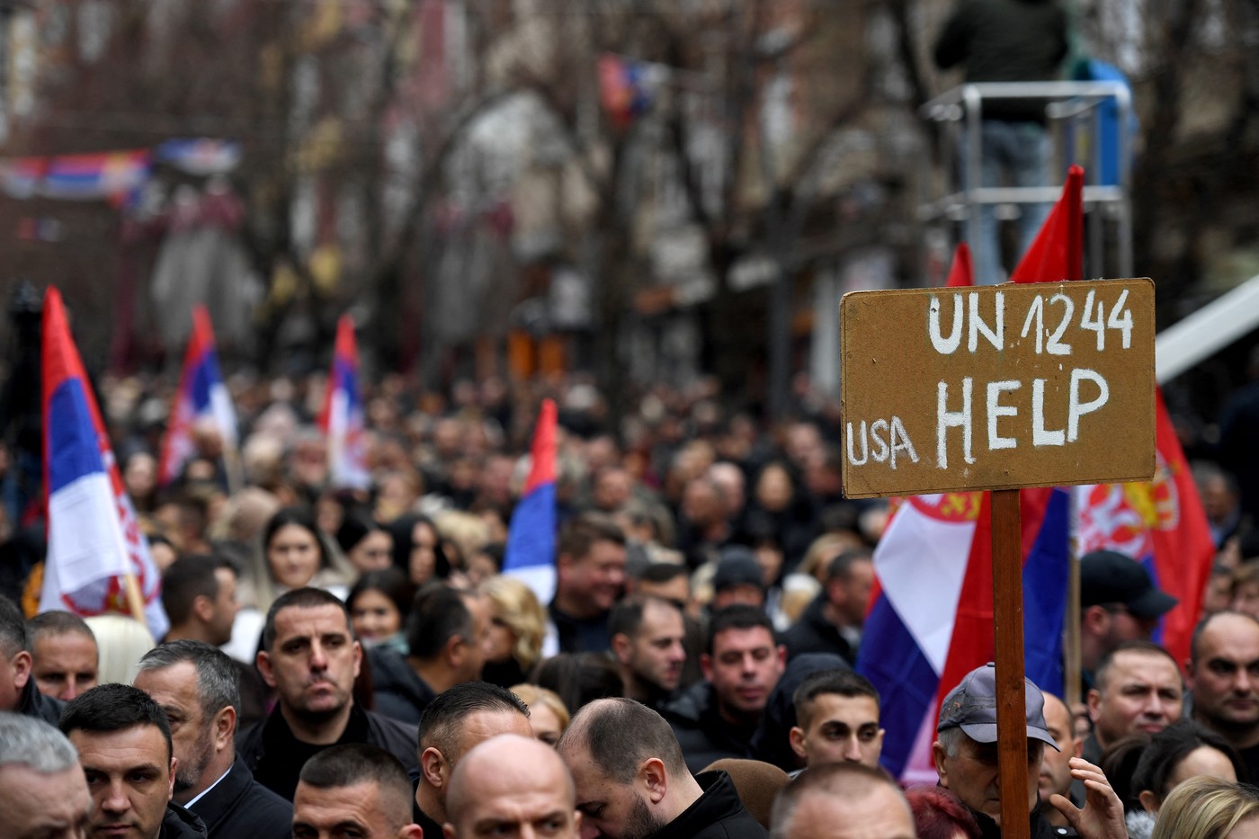 protest Srbov zaradi ukinitve dinarja