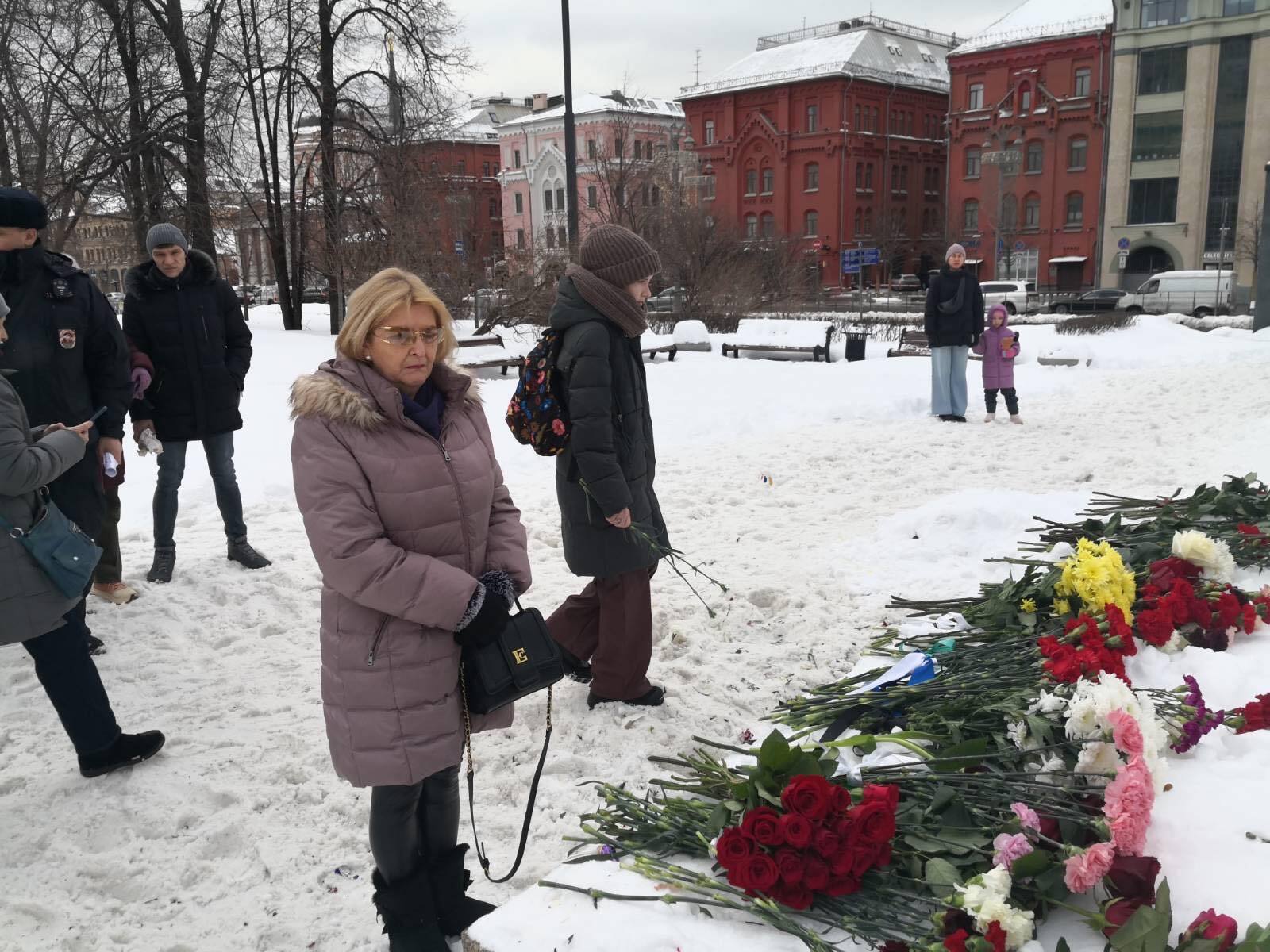 darja bavdaž kuret, cvetje, aleksej navalni