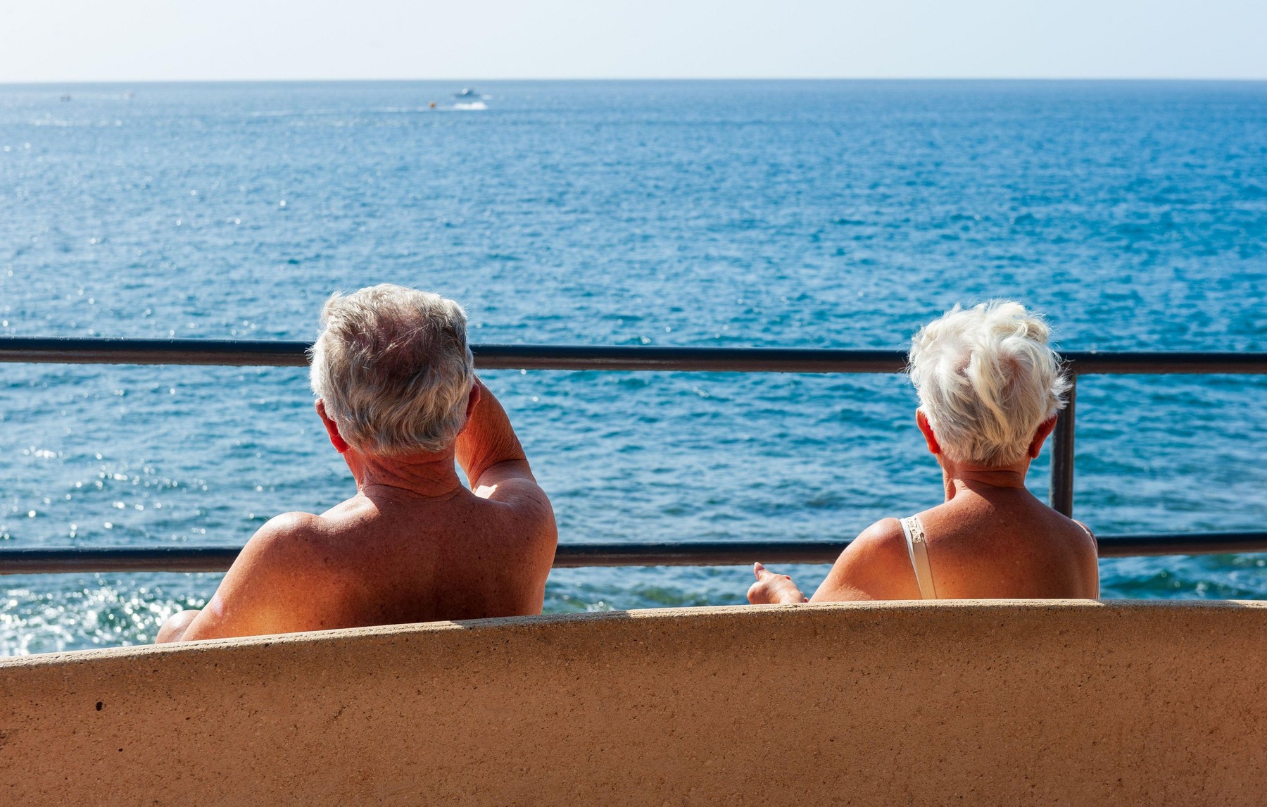 UPOKOJENCI, počitnice