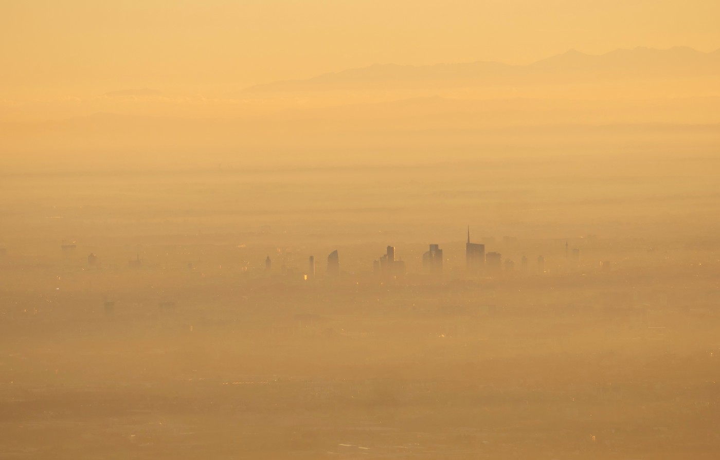 padska nižina, milano, italija, smog, onesnaženje, onesnažen zrak
