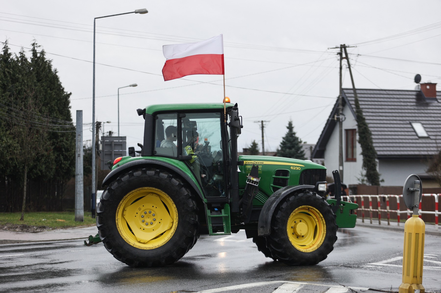 Poljski kmetje znova protestno zaprli mejo z Ukrajino