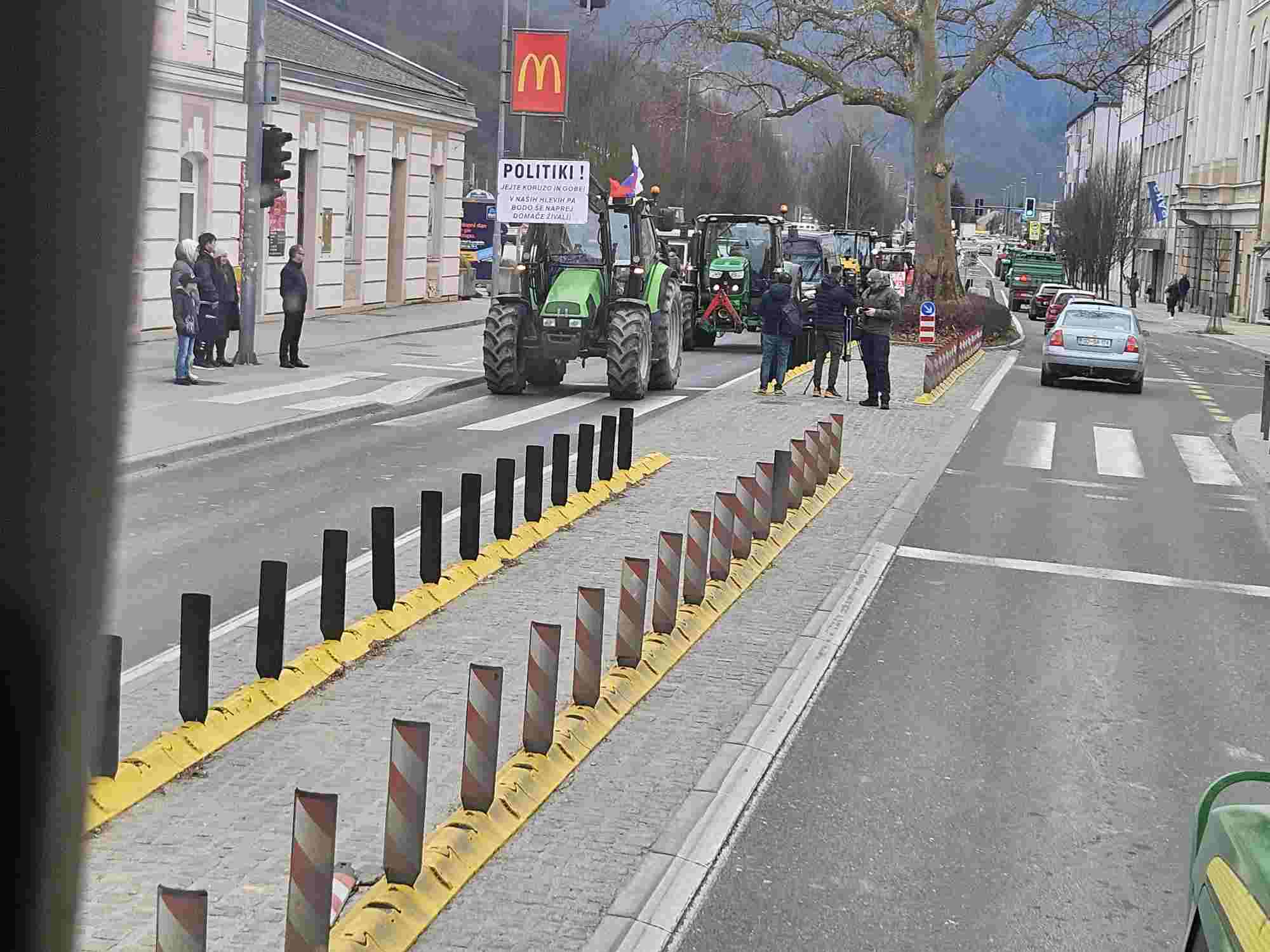 Protest kmetov v Celju (Foto: bralec)