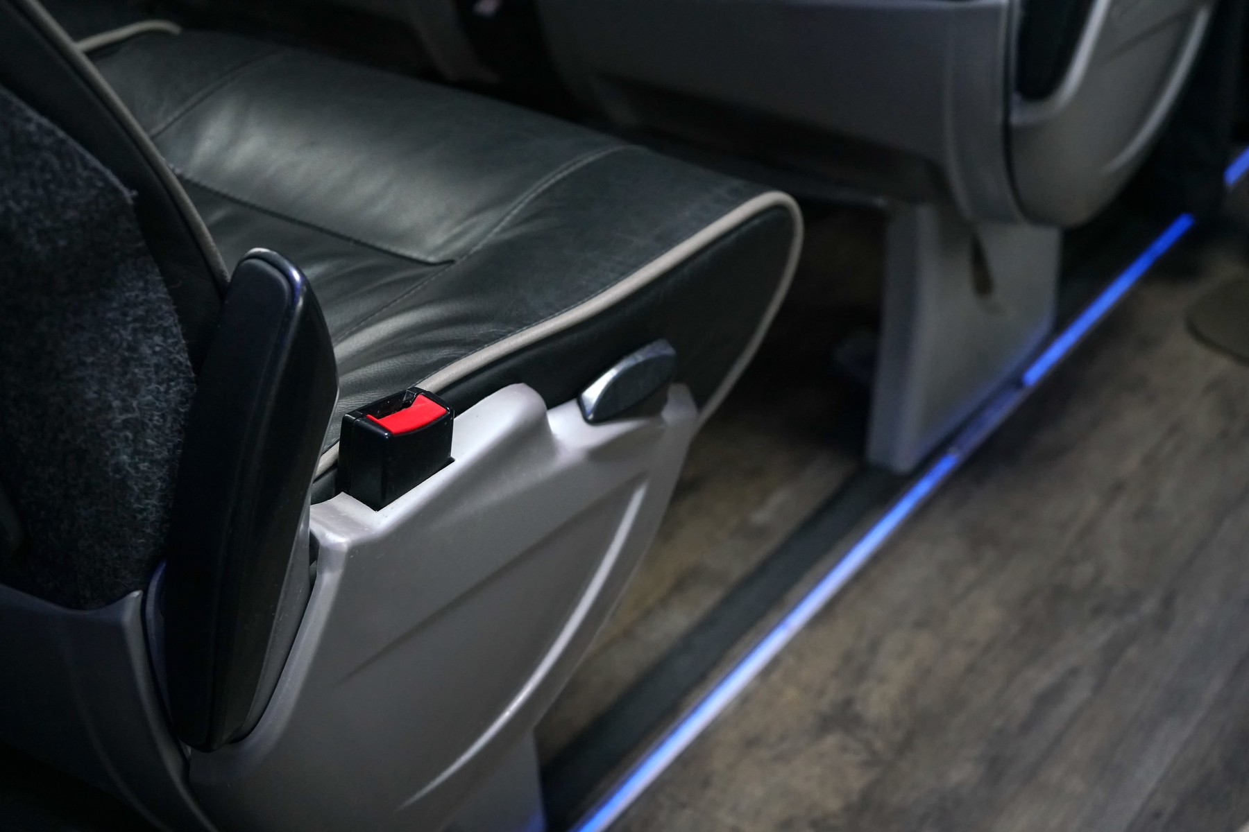 varnostni pas na avtobusu